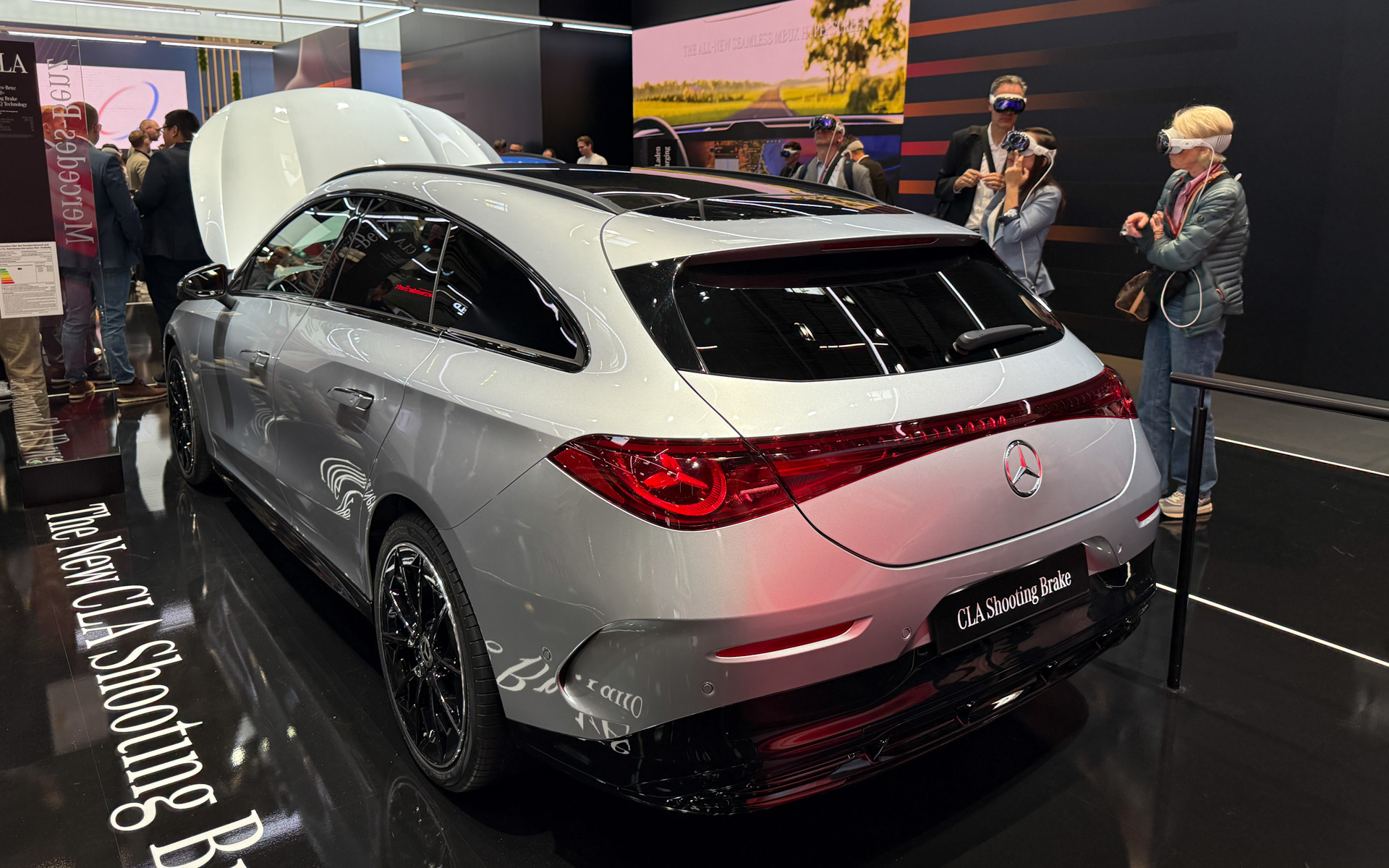 新型EV「CLAシューティングブレーク」