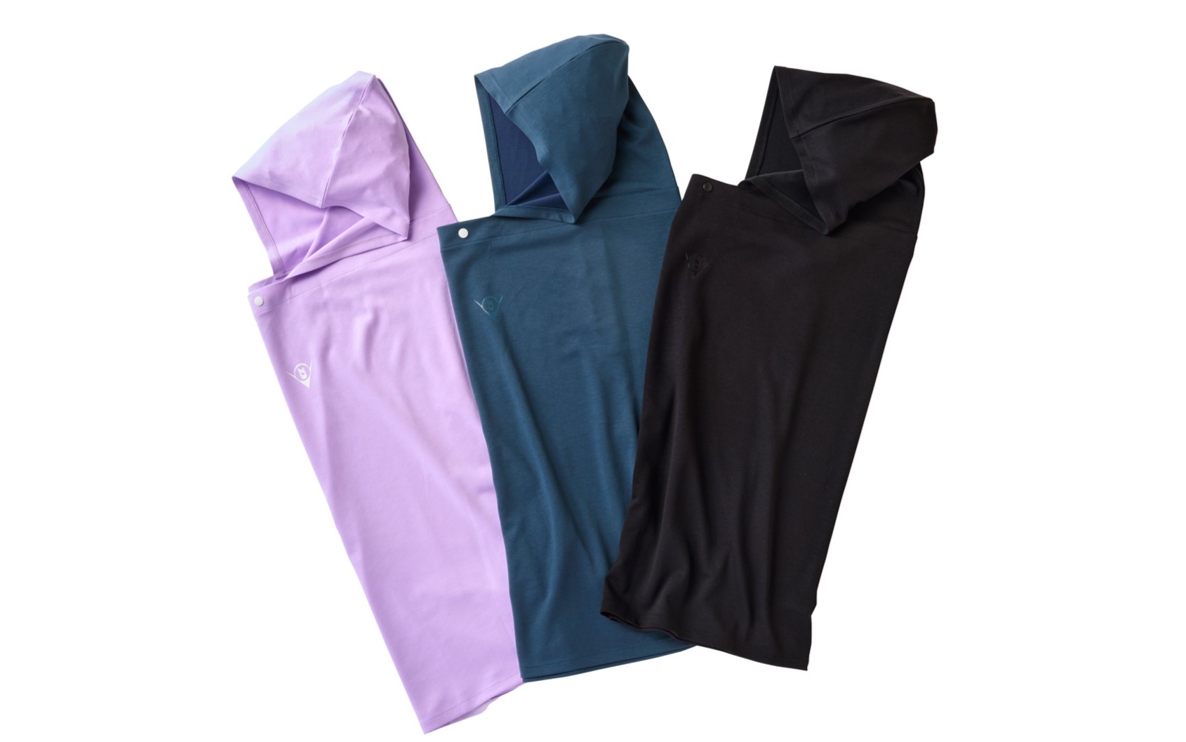 フーディーブランケットのサイズはフリーで、カラーはラベンダー、ダークブルー、ブラックの3色