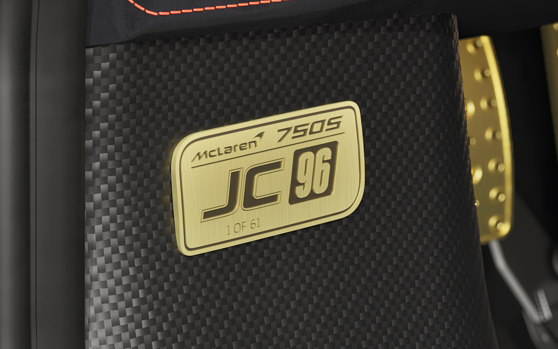 シリアル番号の入ったプレートも付属