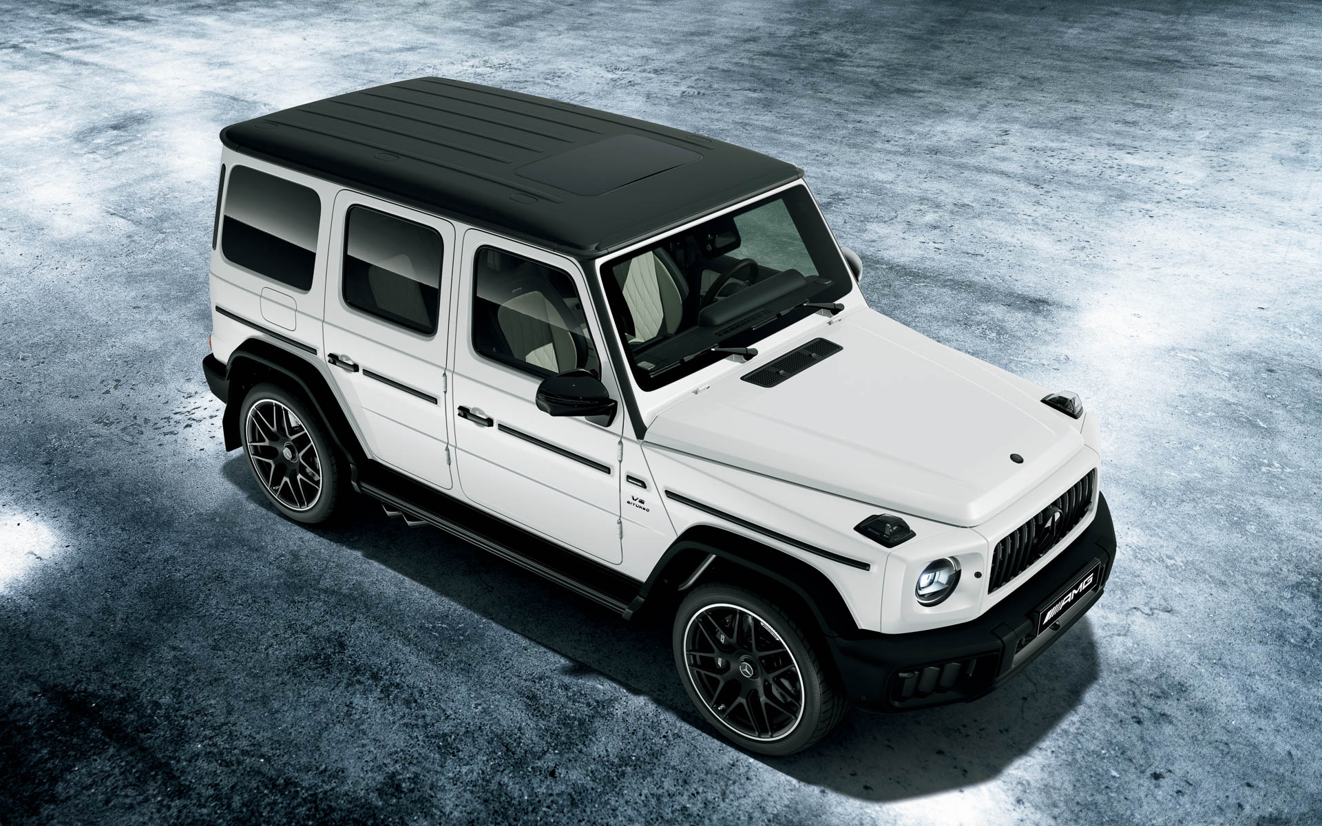 ボディカラー：MANUFAKTURオパリスホワイトマグノ（マット）、インテリアカラー：MANUFAKTURプラチナホワイト/ブラック