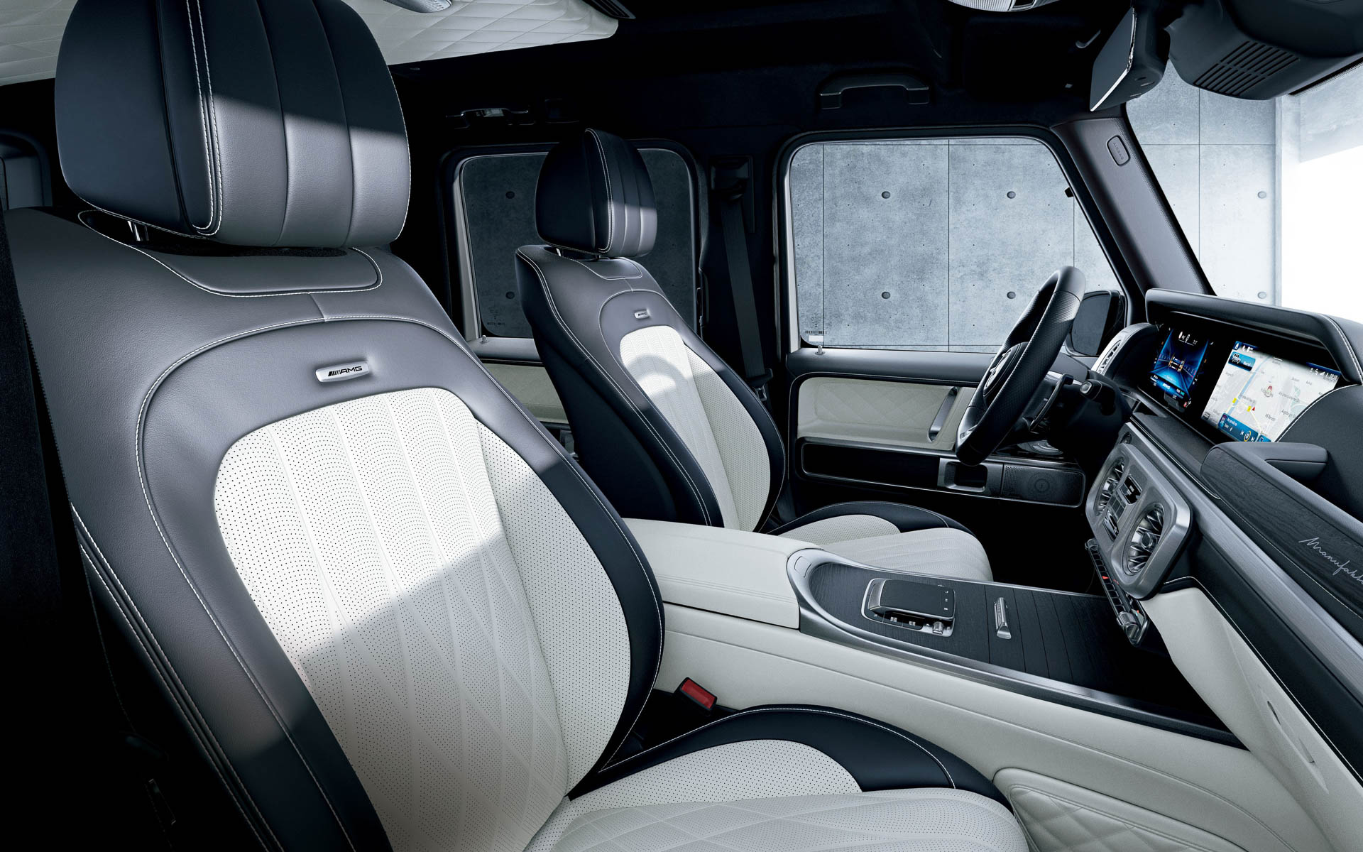 ボディカラー：MANUFAKTURオパリスホワイトマグノ（マット）、インテリアカラー：MANUFAKTURプラチナホワイト/ブラック