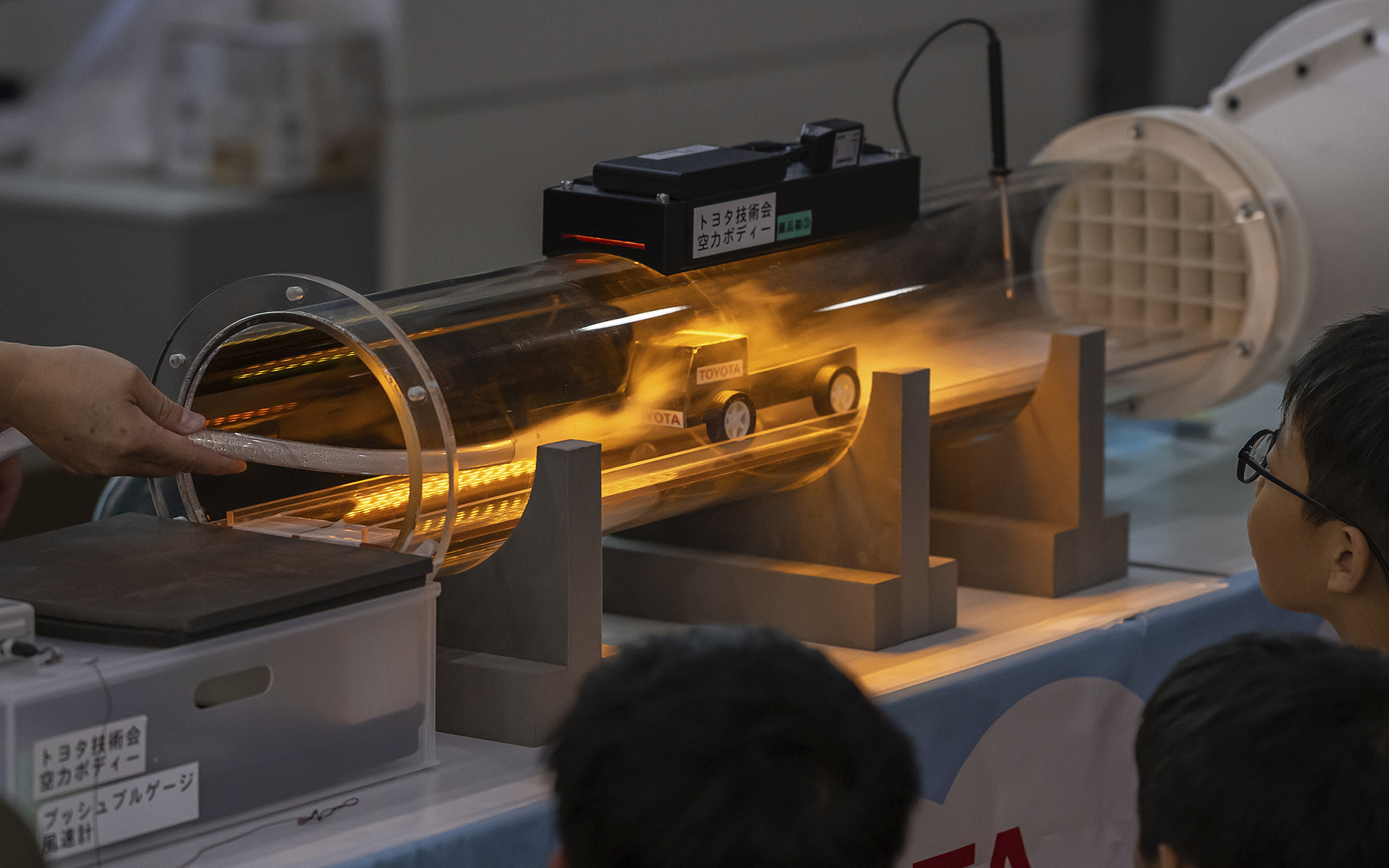 こちらはトラック形状。空気抵抗が大きい例