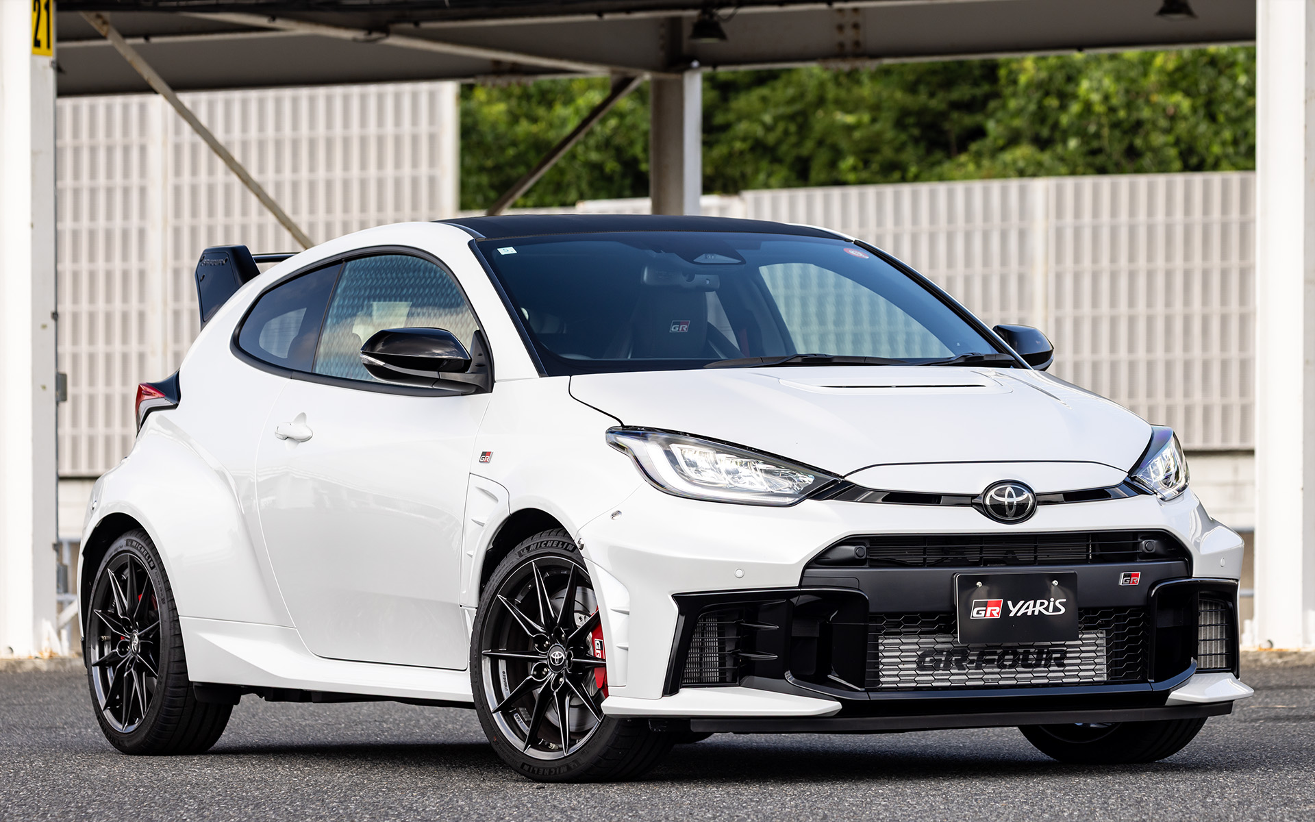 「エアロパフォーマンスパッケージ」装着車