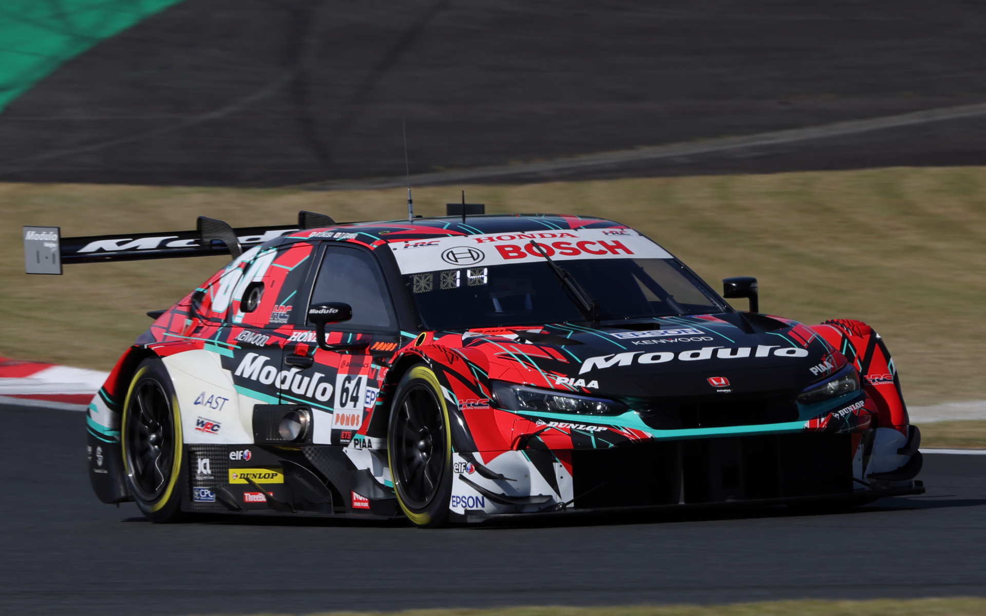 不動のパートナーともいえるナカジマレーシングの64号車 Modulo CIVIC TYPE R-GT（伊沢拓也選手/大草りき選手組）