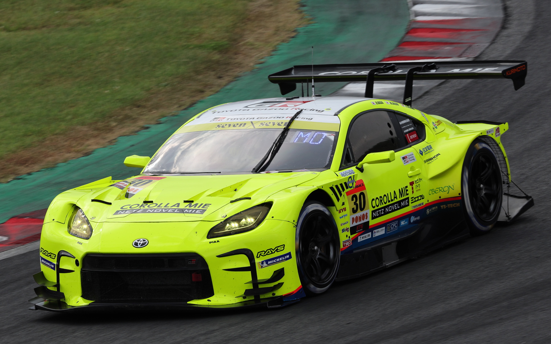 GT300に参戦している30号車 apr GR86 GT（永井宏明/織戸学/小河諒）