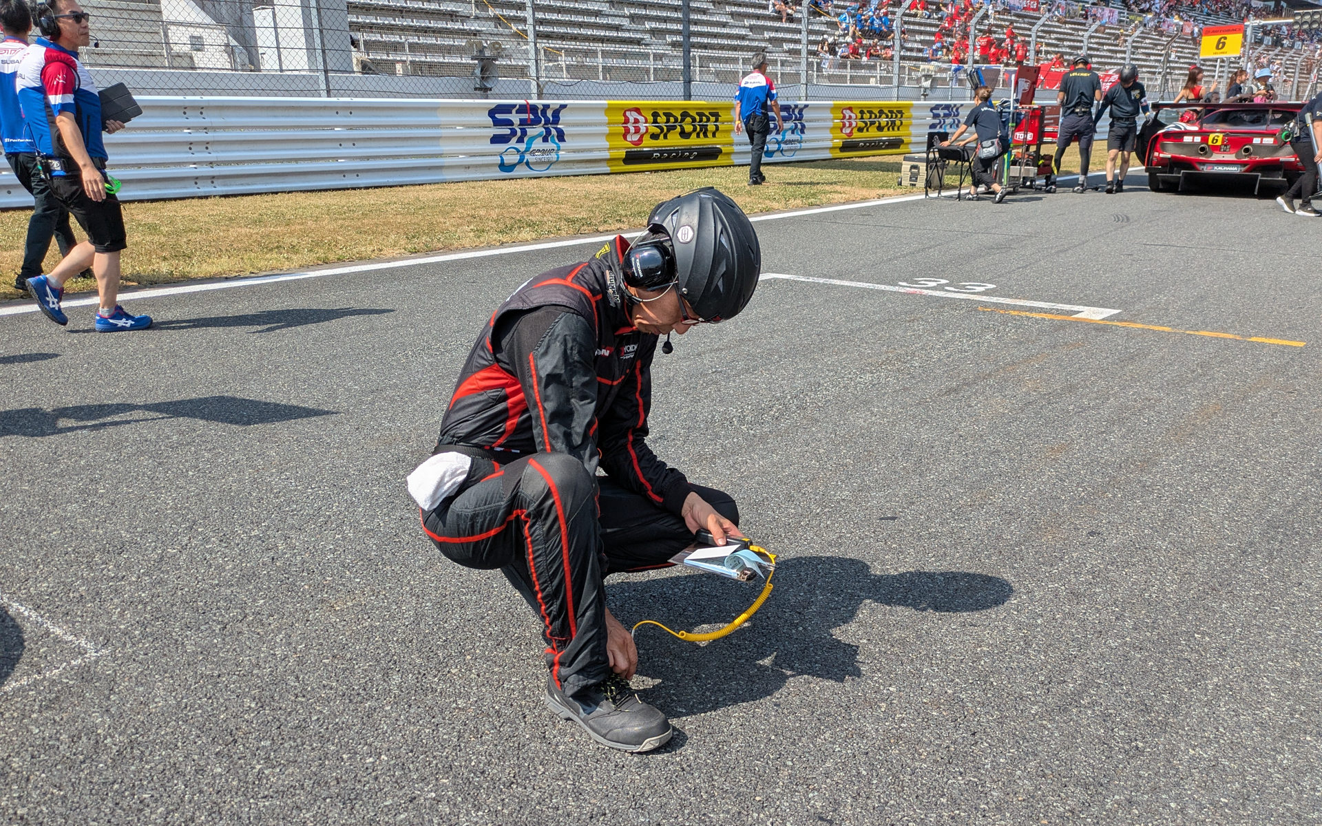 サーキットの路面の違い、マシンの駆動系の違い、路面温度の違いなど、さまざまな要因に対応するタイヤを供給している横浜ゴム