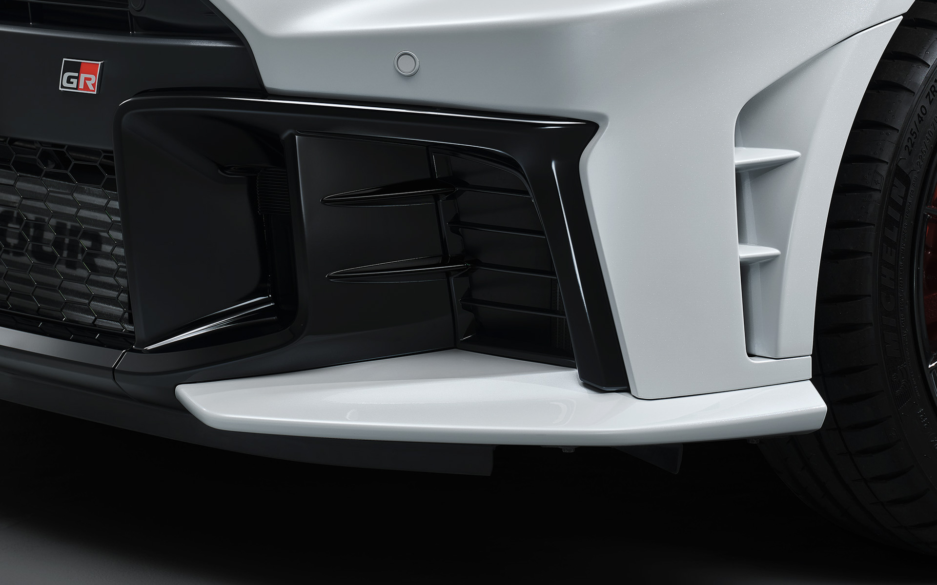 「フロントリップスポイラー」