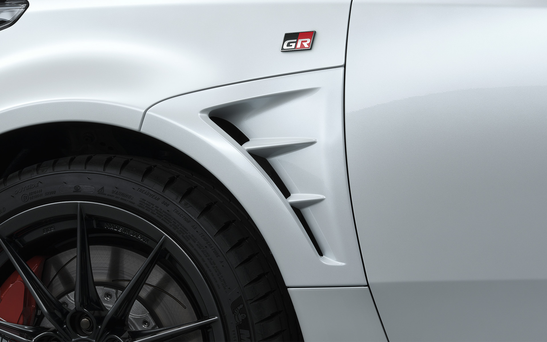 「フェンダーダクト」