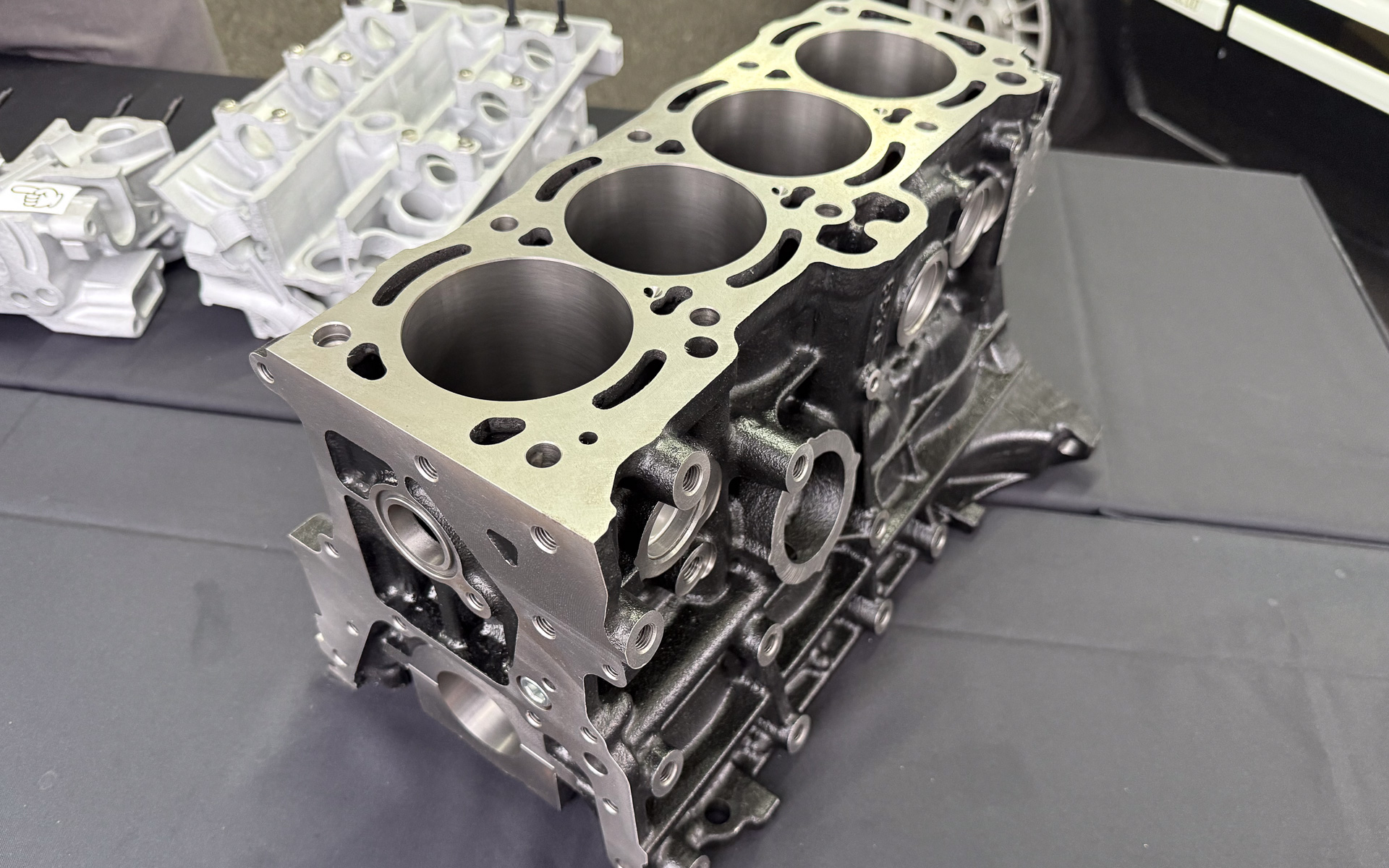 こちらはシリンダーブロック