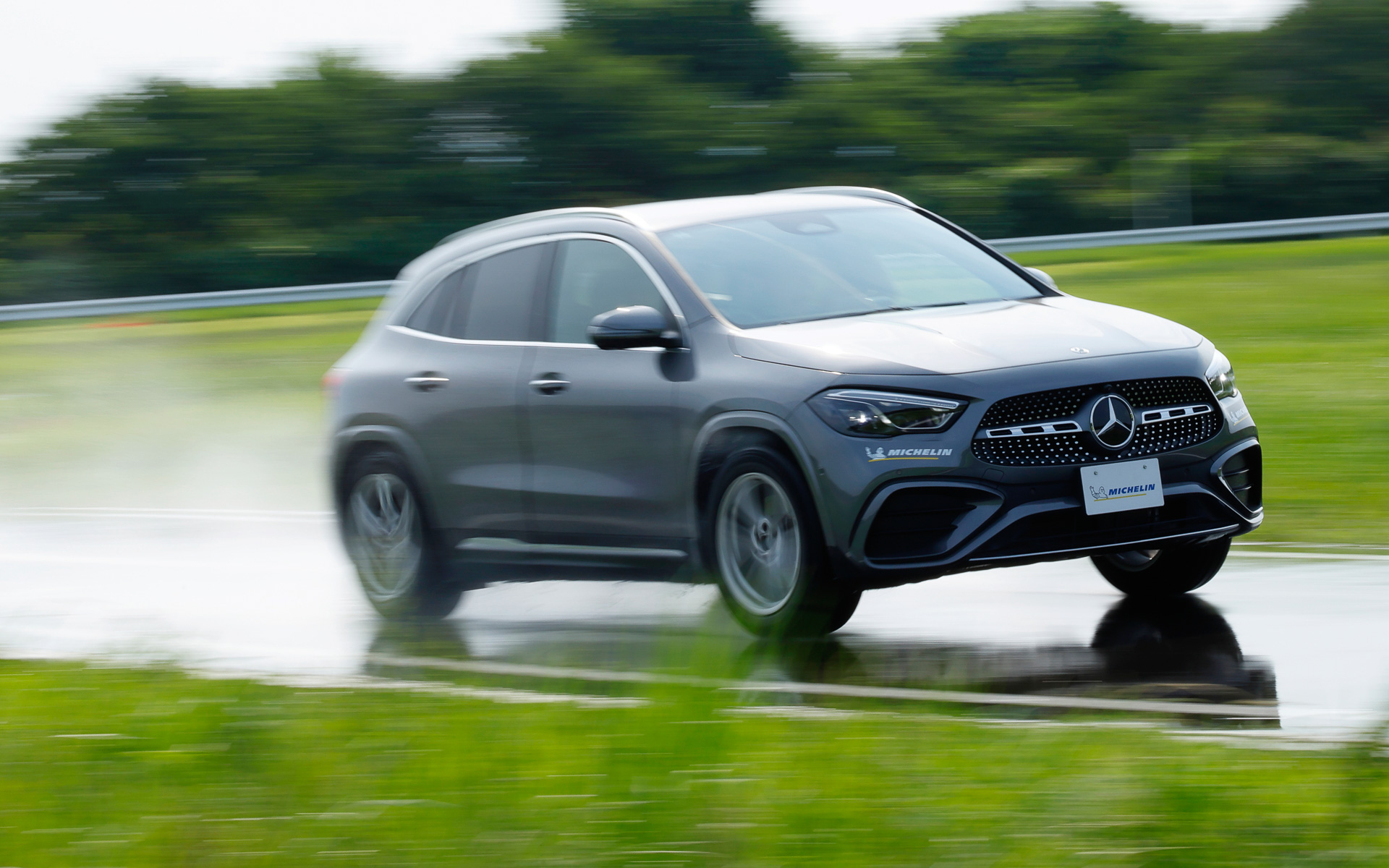 旧製品と比べ、「プライマシー5」は剛性感の高さが光った