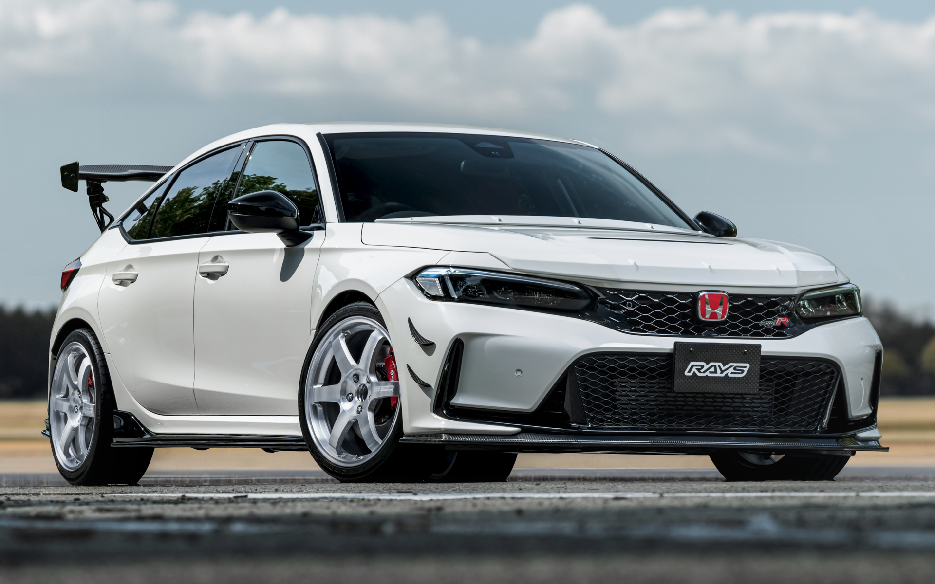 ボルクレーシング「TE37 SAGA S-plus A.S.T. ブラッシュド」装着イメージ（シビック TYPE R）