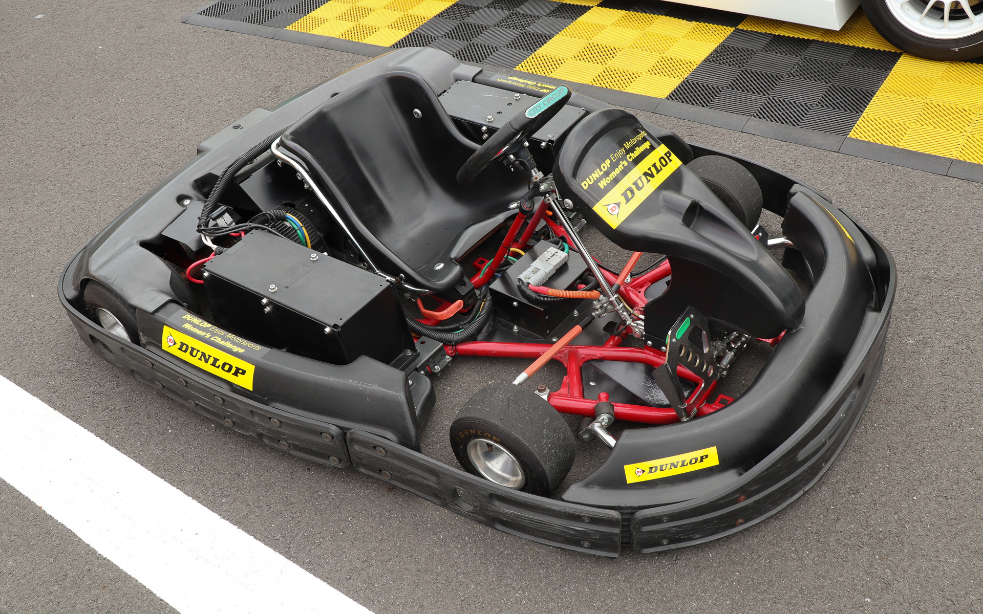 全日本カート選手権 EV部門のワンメイク車両「TOM'S EVK-22」