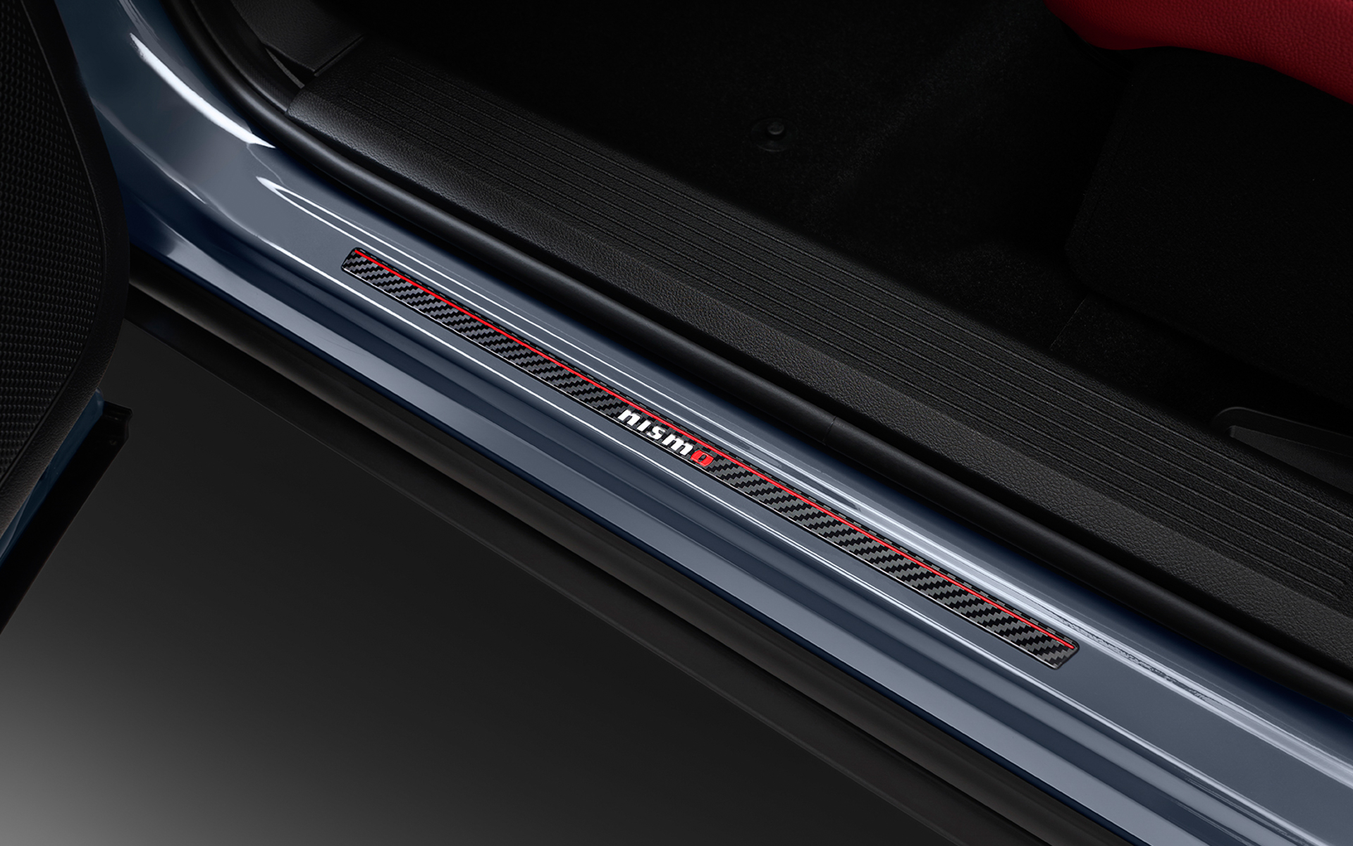 フロント用（※イルミネーションキッキングプレートと同時装着はできない）