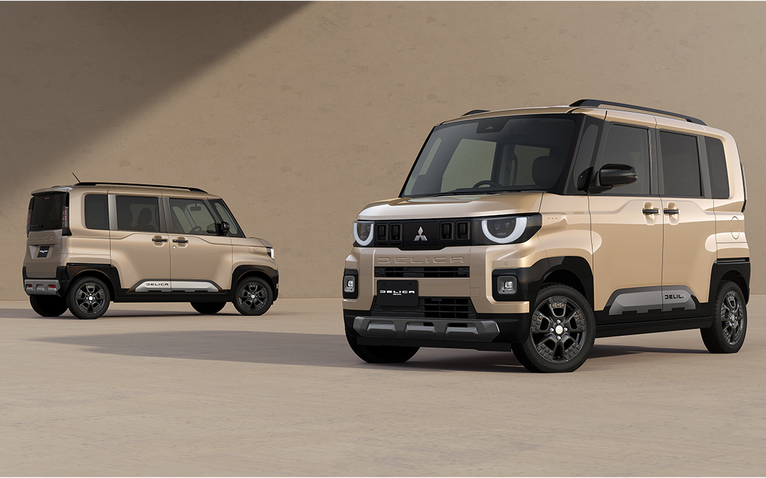 新型デリカミニ（サンドベージュパール）
