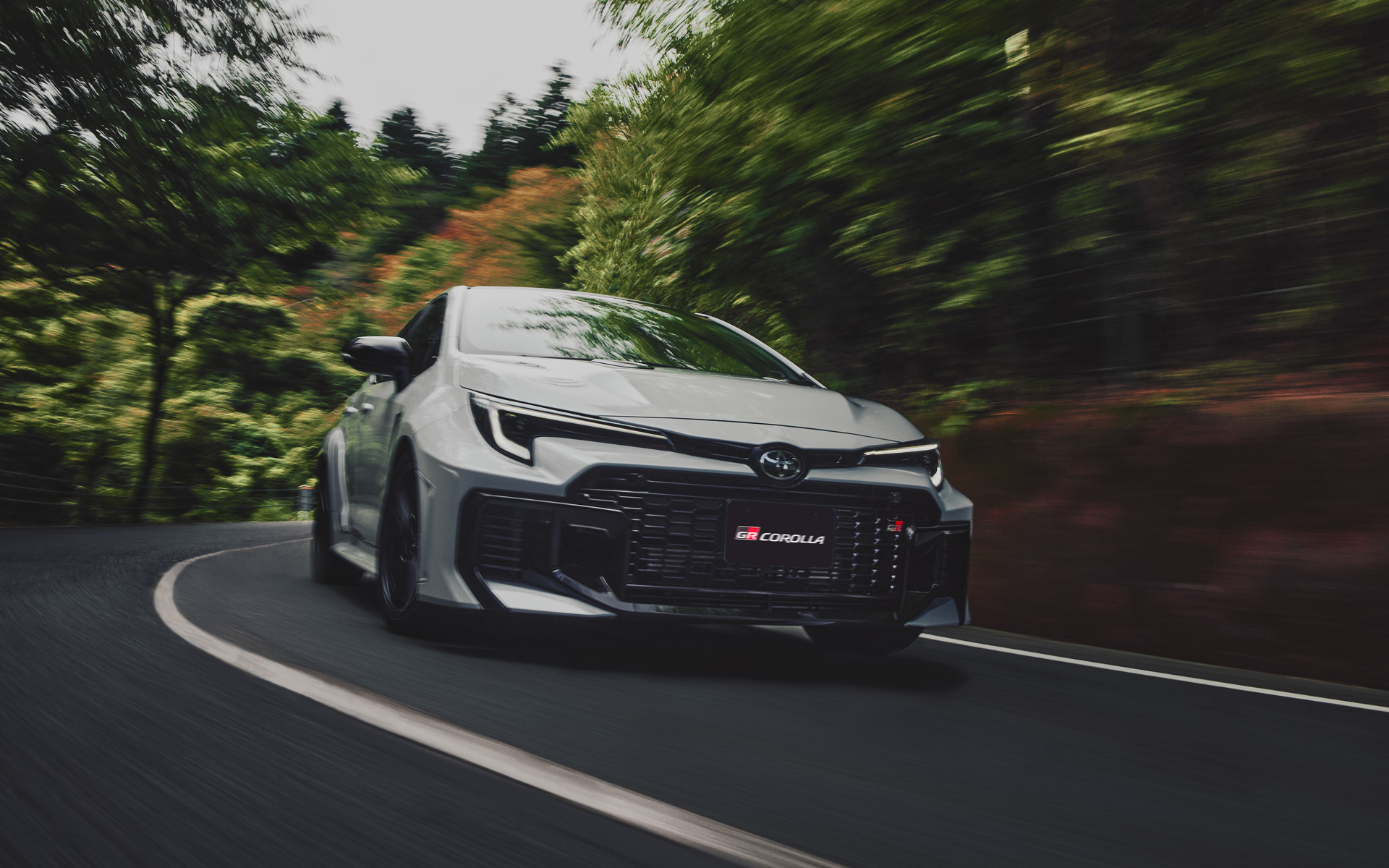 「GRカローラ」の一部改良を実施