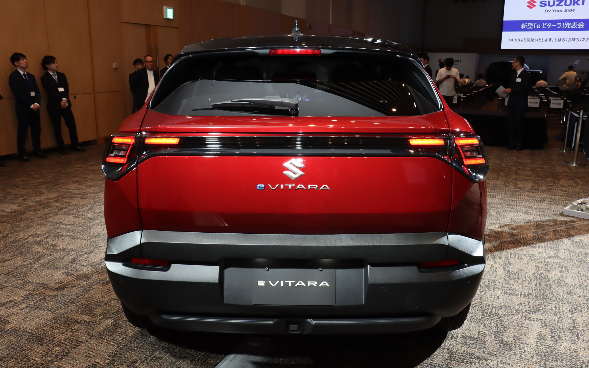 ボディサイズは4275×1800×1640mm（全長×全幅×全高）、ホイールベースは2700mm