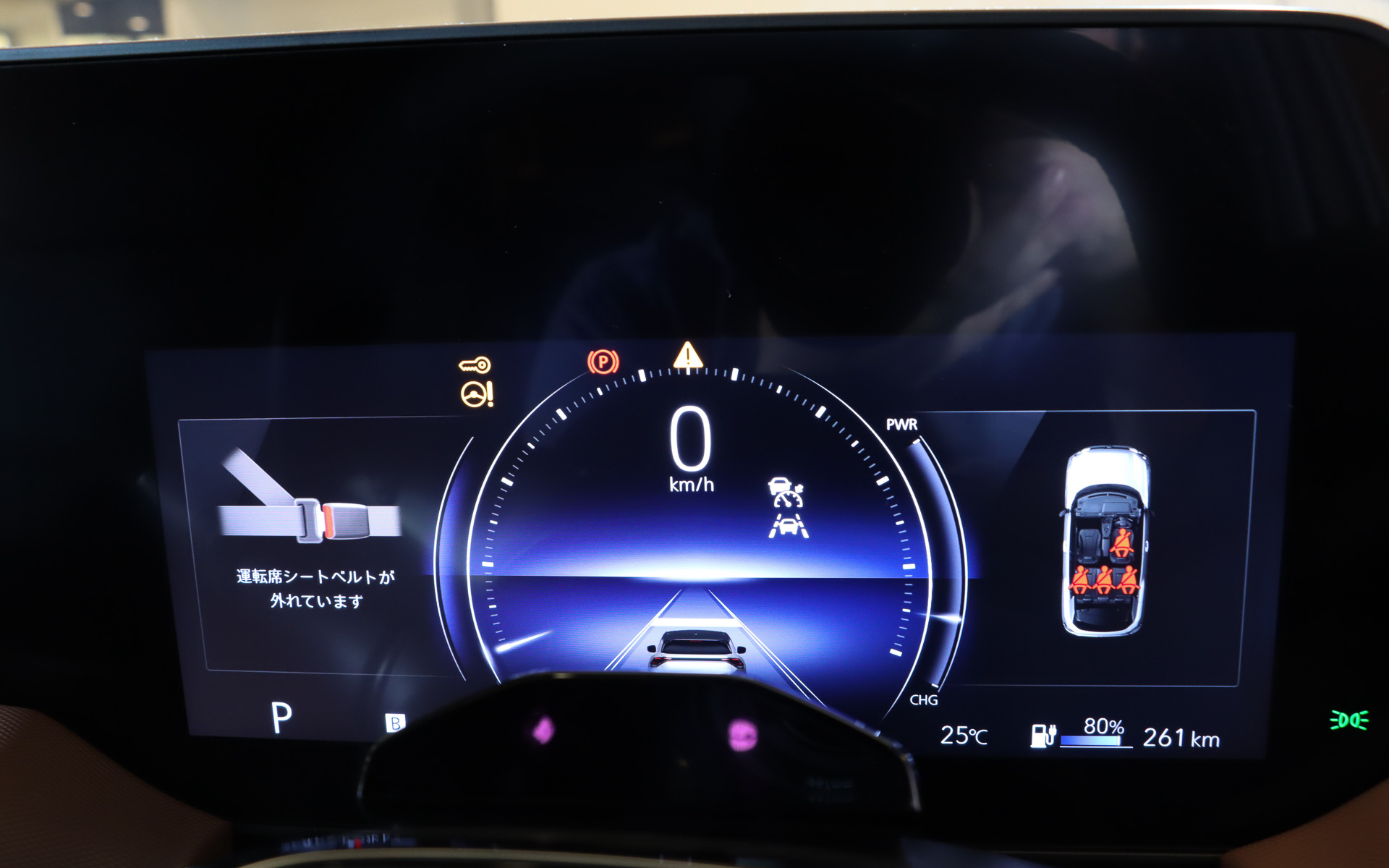 「メーターディスプレイ」では中央に走行に関する情報や警告を表示する「固定領域」を設置して、両サイドに表示内容をカスタマイズできる「切替領域」を配置する「Standard」デザインのほか、選択したコンテンツを1つだけ大きく表示する「Wide」、中央にアナログ風のスピードメーターを配置する「Classic」の3パターンが用意されている