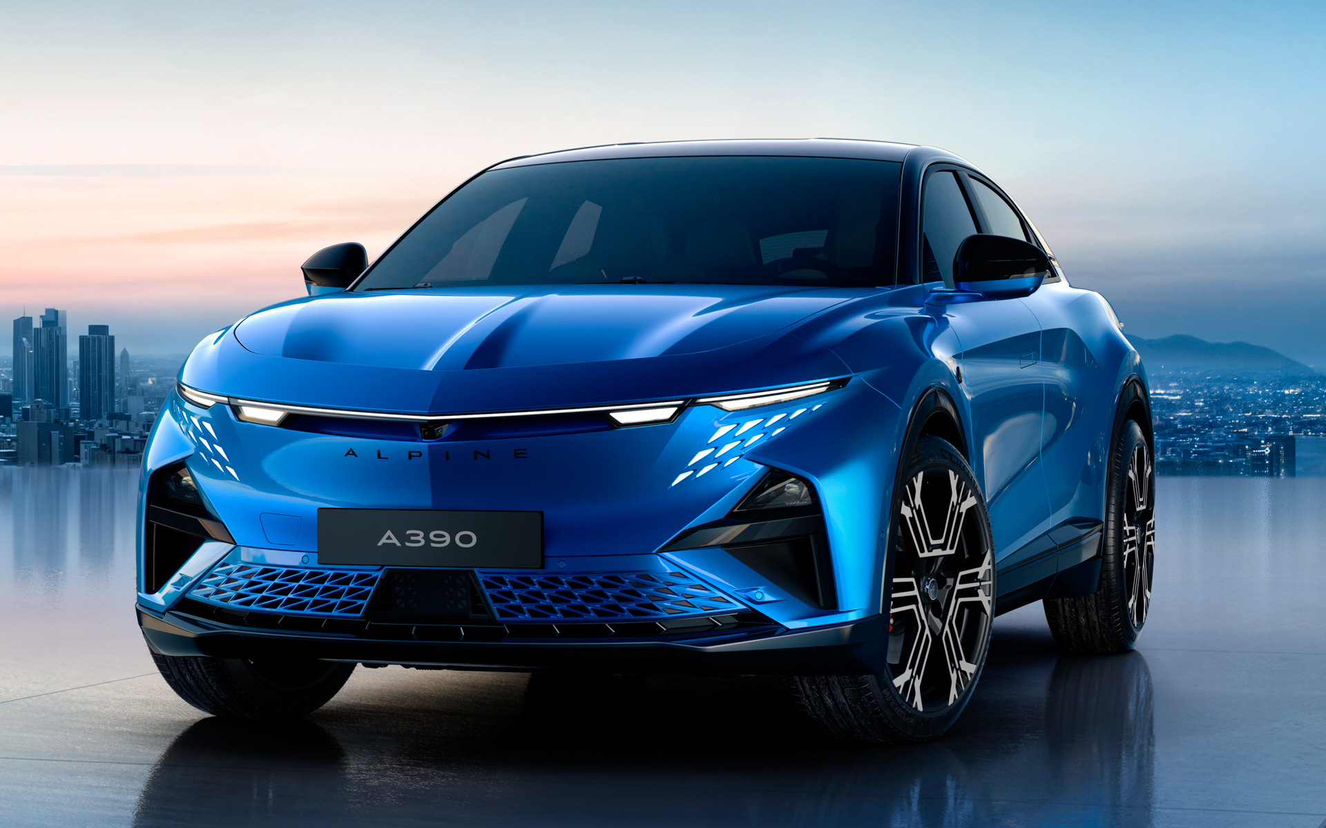 アルピーヌの新型バッテリEVモデル「A390」。2025年末までに欧州で販売開始予定のモデル