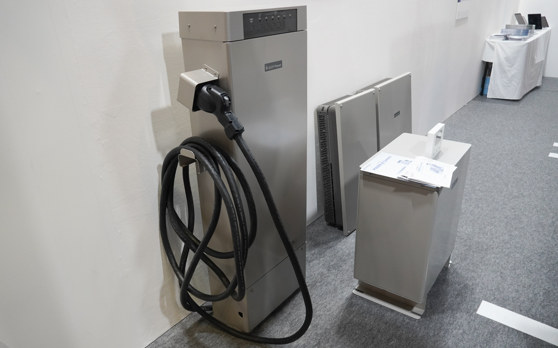 V2Hシステムはエリーパワーの「パワーイエ・コネクト」