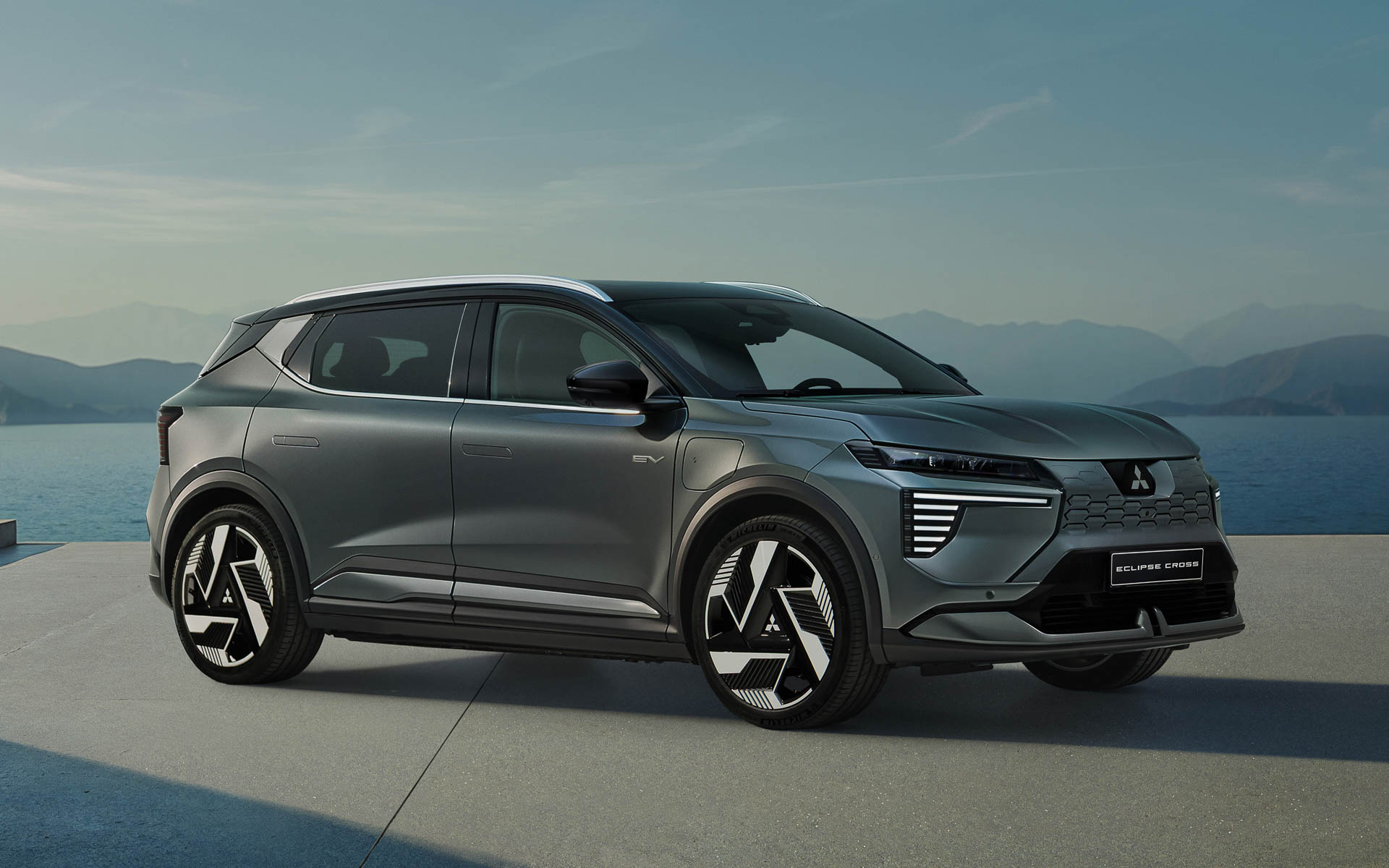 新型エクリプス クロス