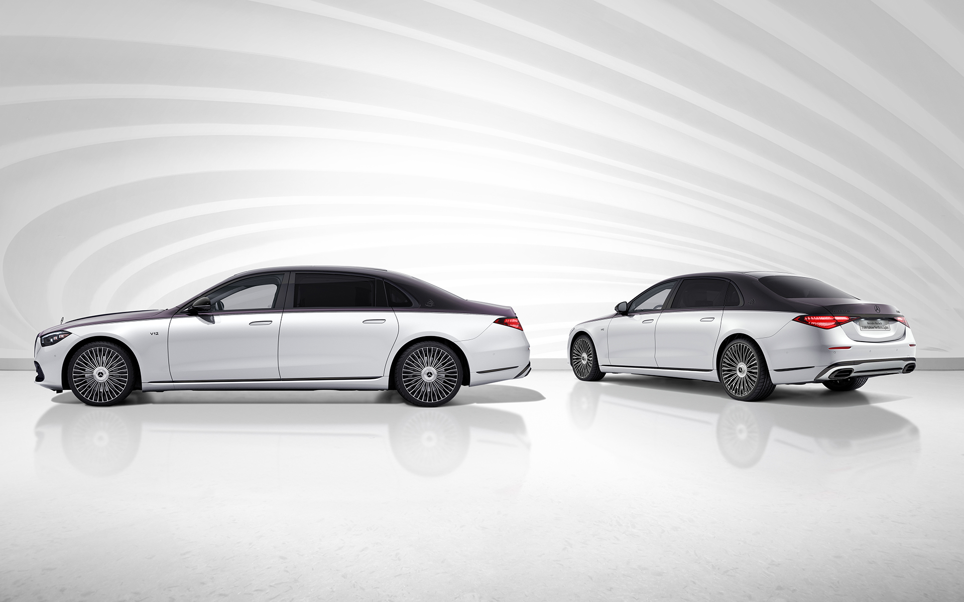 ボディ上部がMANUFAKTURノーザンライツバイオレット（メタリック）、下部がMANUFAKTURオパリスホワイト（メタリック）