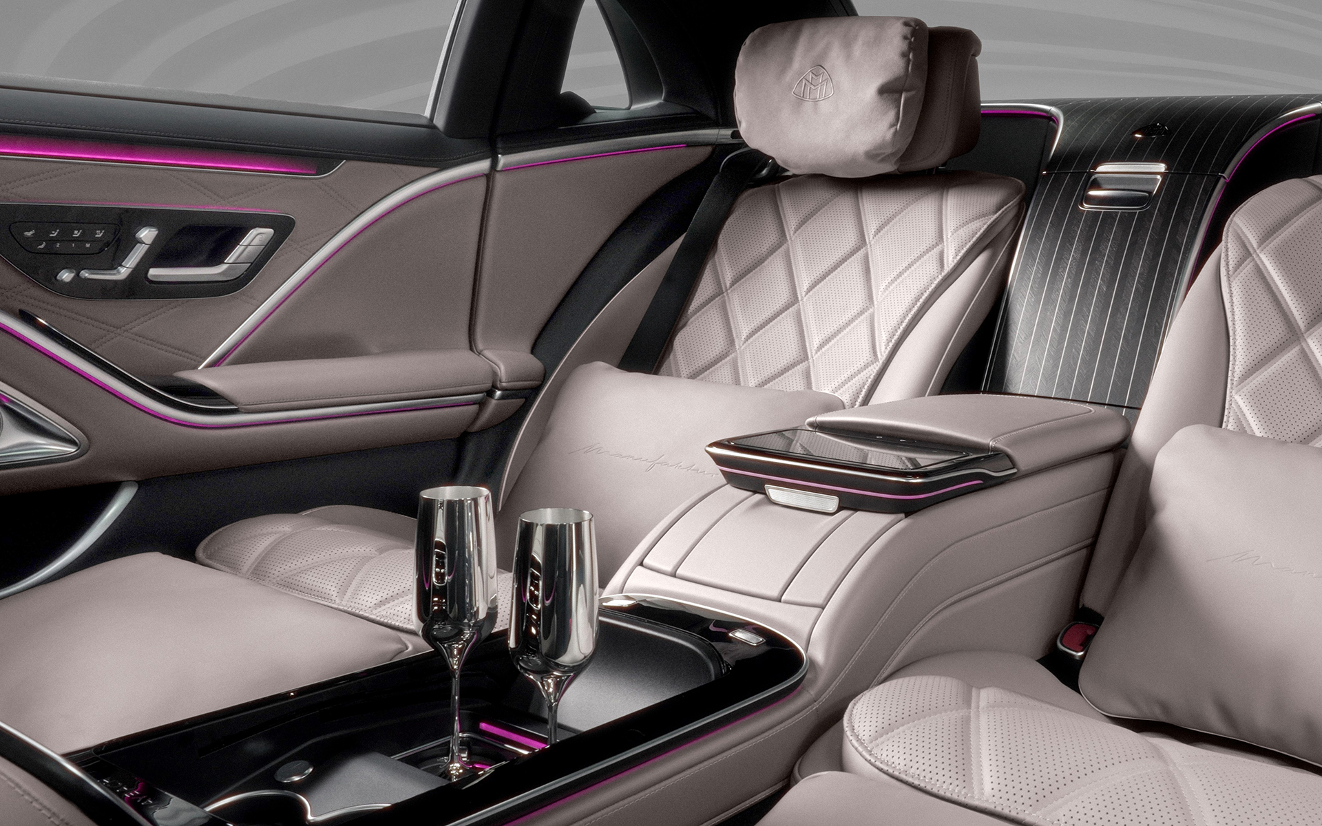 Mercedes-Maybach S 680 エディション ノーザン ライツのインテリア