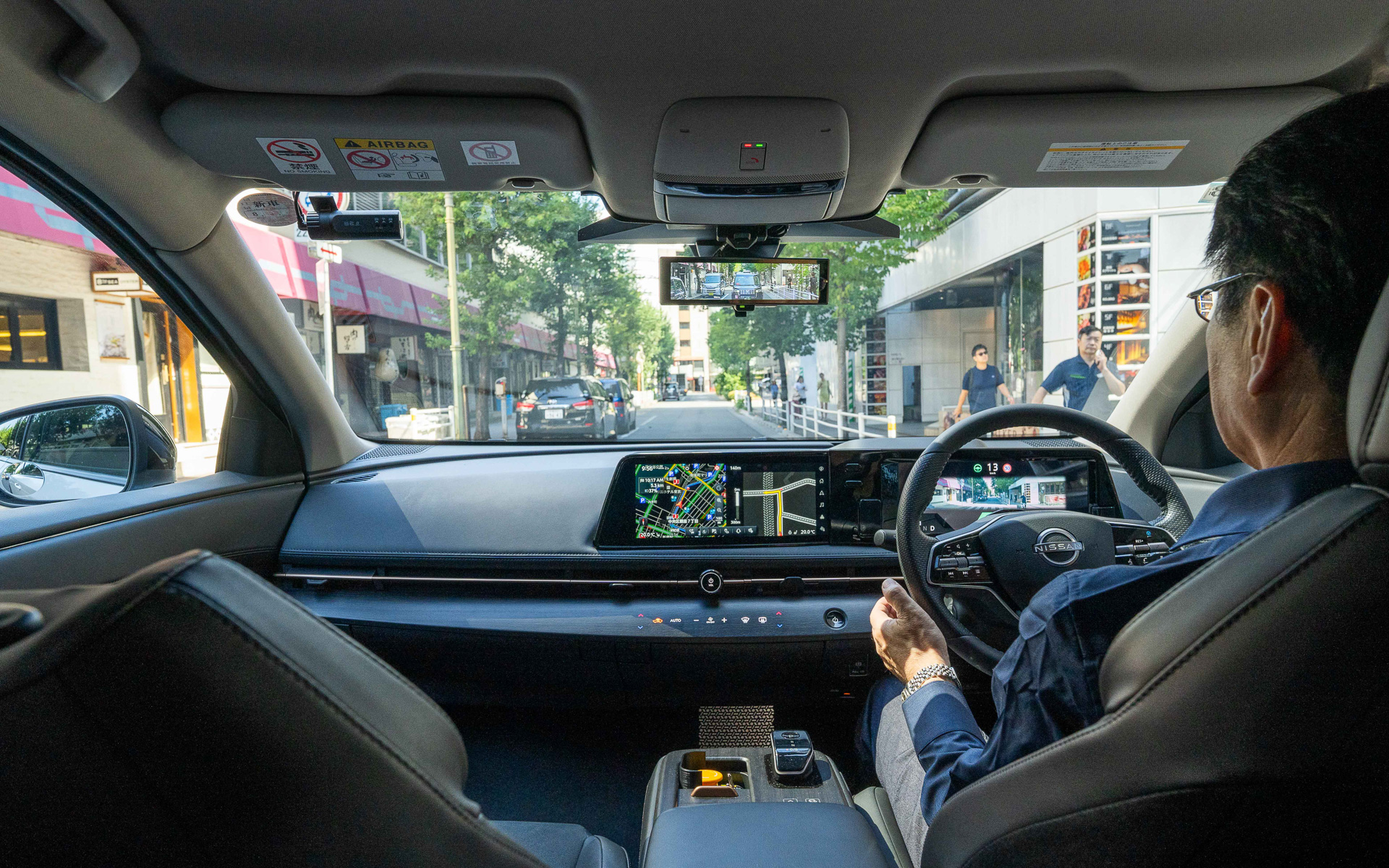銀座の一般道をハンズオフで自動運転。ただし、自動運転レベルは運転手責任にあたるレベル2自動運転。一般のクルマに搭載されているADASと同程度としている。これにより高度な自動運転機能の速やかな社会実装を狙っている