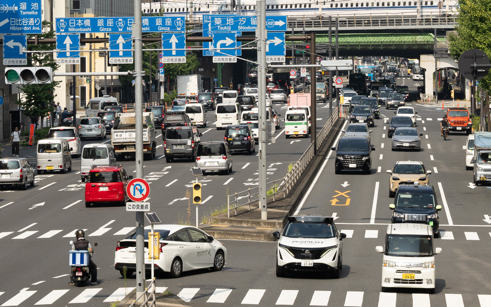 このような一般道もハンズオフで走行していた