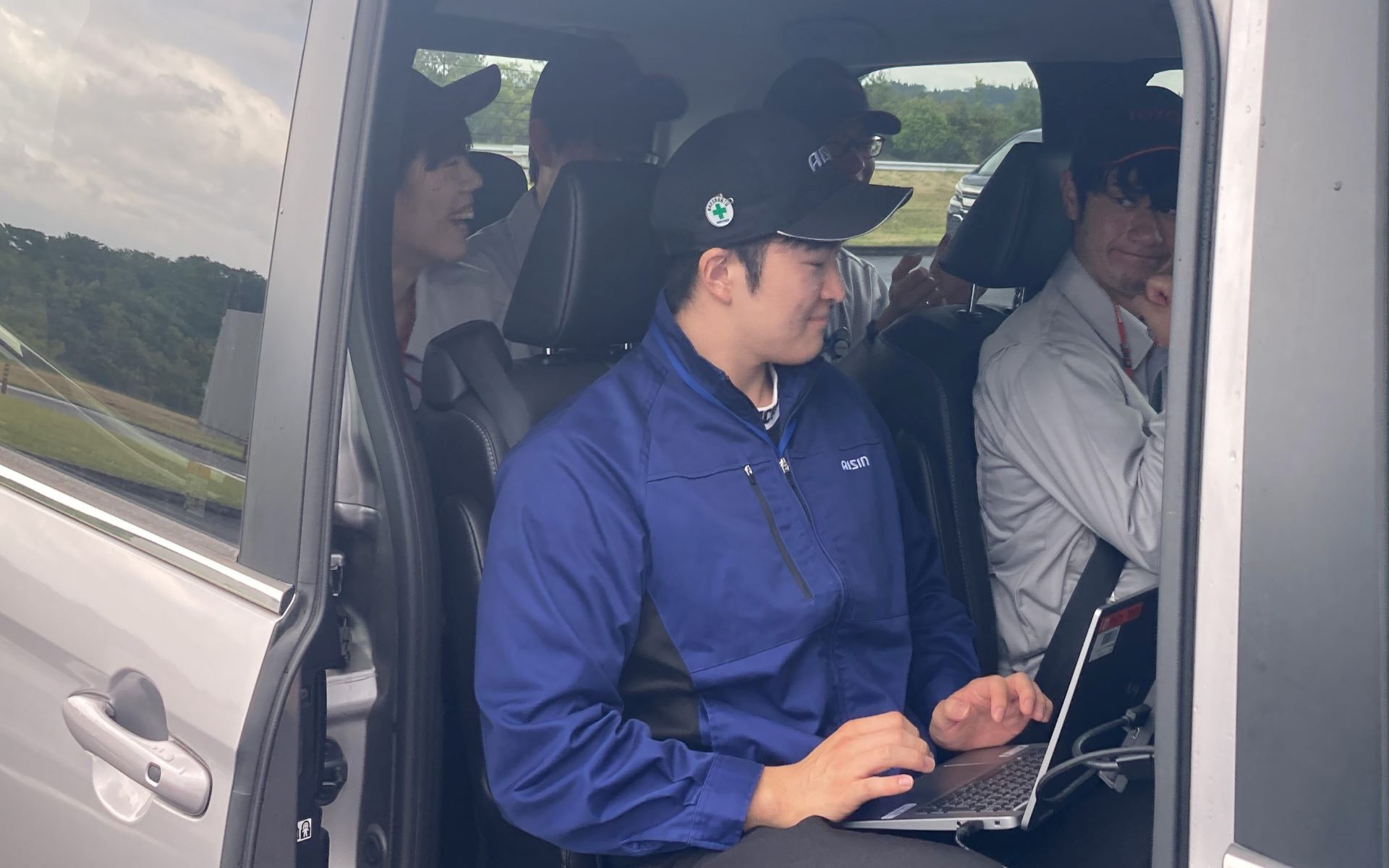 トヨタソフトウェアアカデミーは、アイシン、デンソー、トヨタ自動車、豊田通商、ウーブン・バイ・トヨタが参画。ここでともに学んだ人的ネットワークが、グループで仕事を進める際にとても役立っていくという