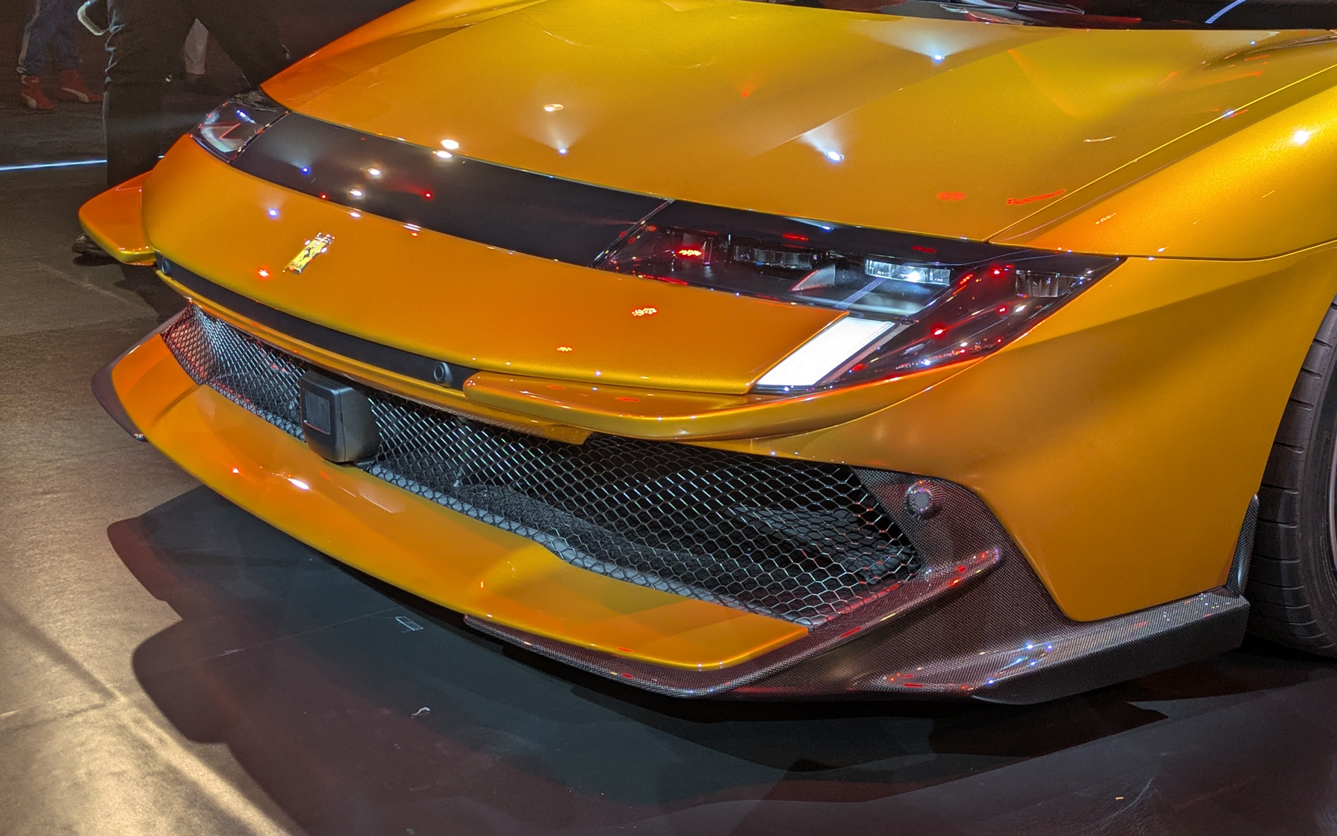 小型バンパーが組み込まれているフロントバンパー