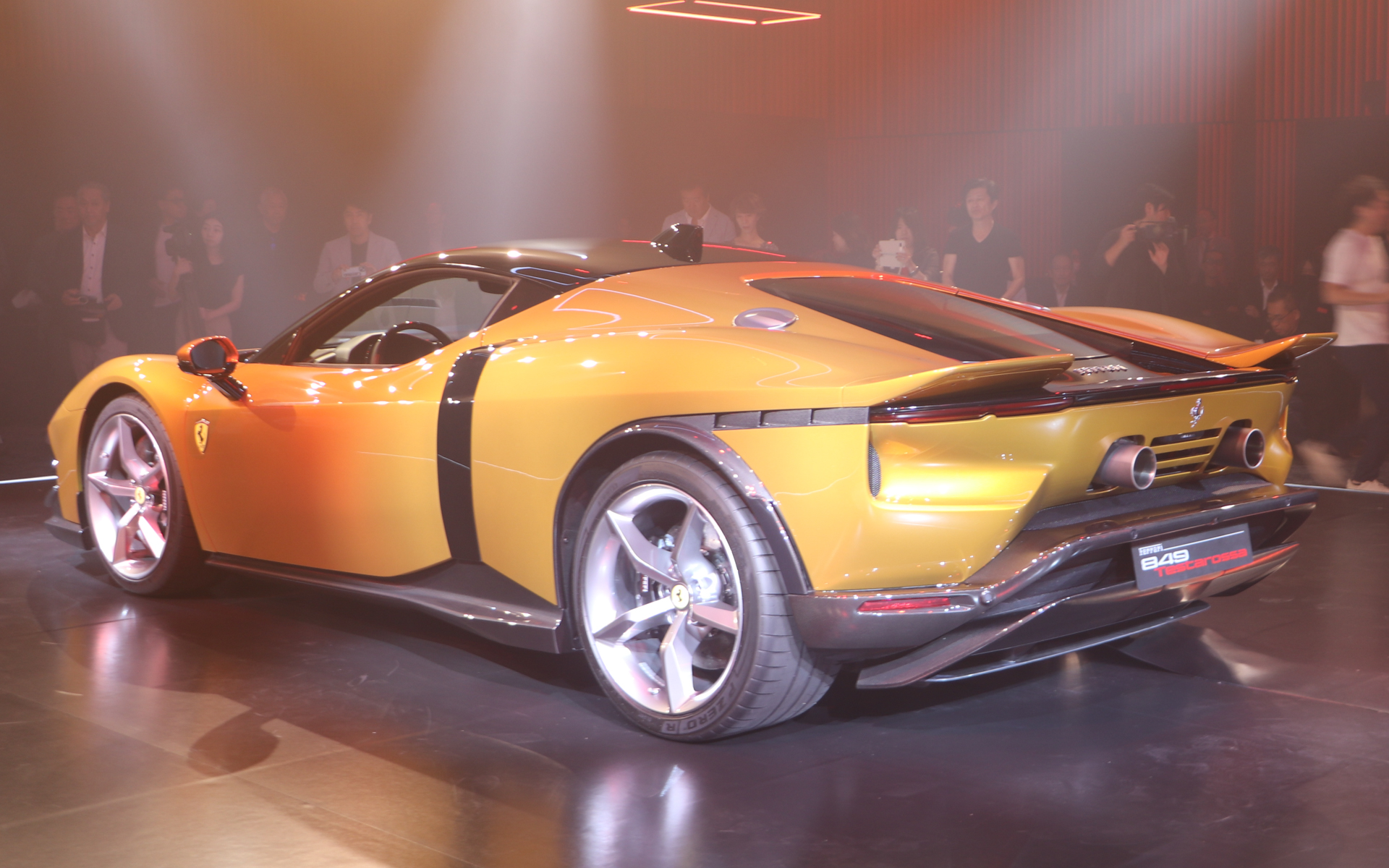 ボディサイズは4718×2304×1225mm（全長×全幅×全高）、ホイールベースは2650mm、フロントトレッド1678mm、リアトレッド1673mm