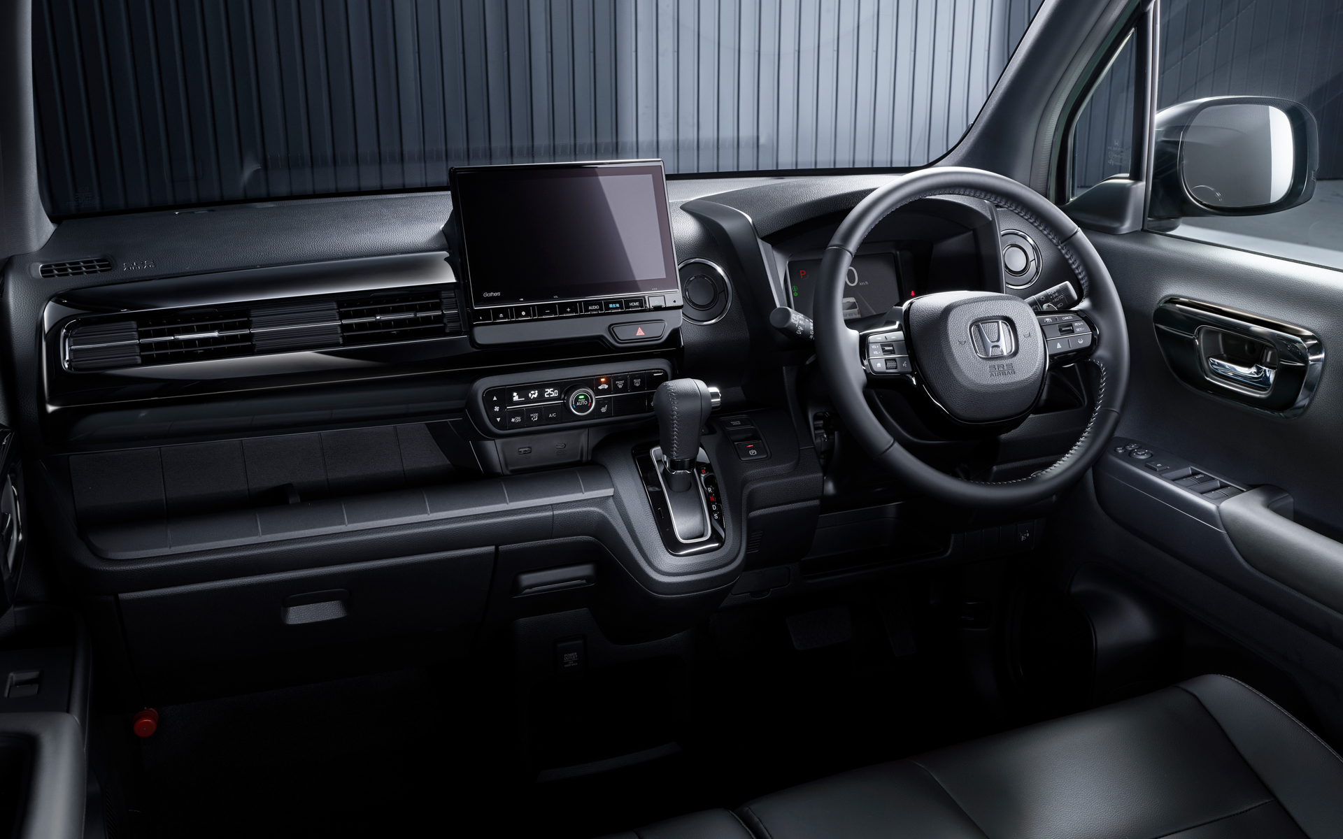 N-WGN CUSTOM特別仕様車BLACK STYLEのインテリア