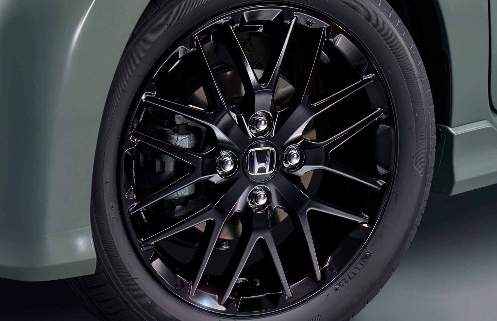 アルミホイール（クリスタルブラック・パール塗装）