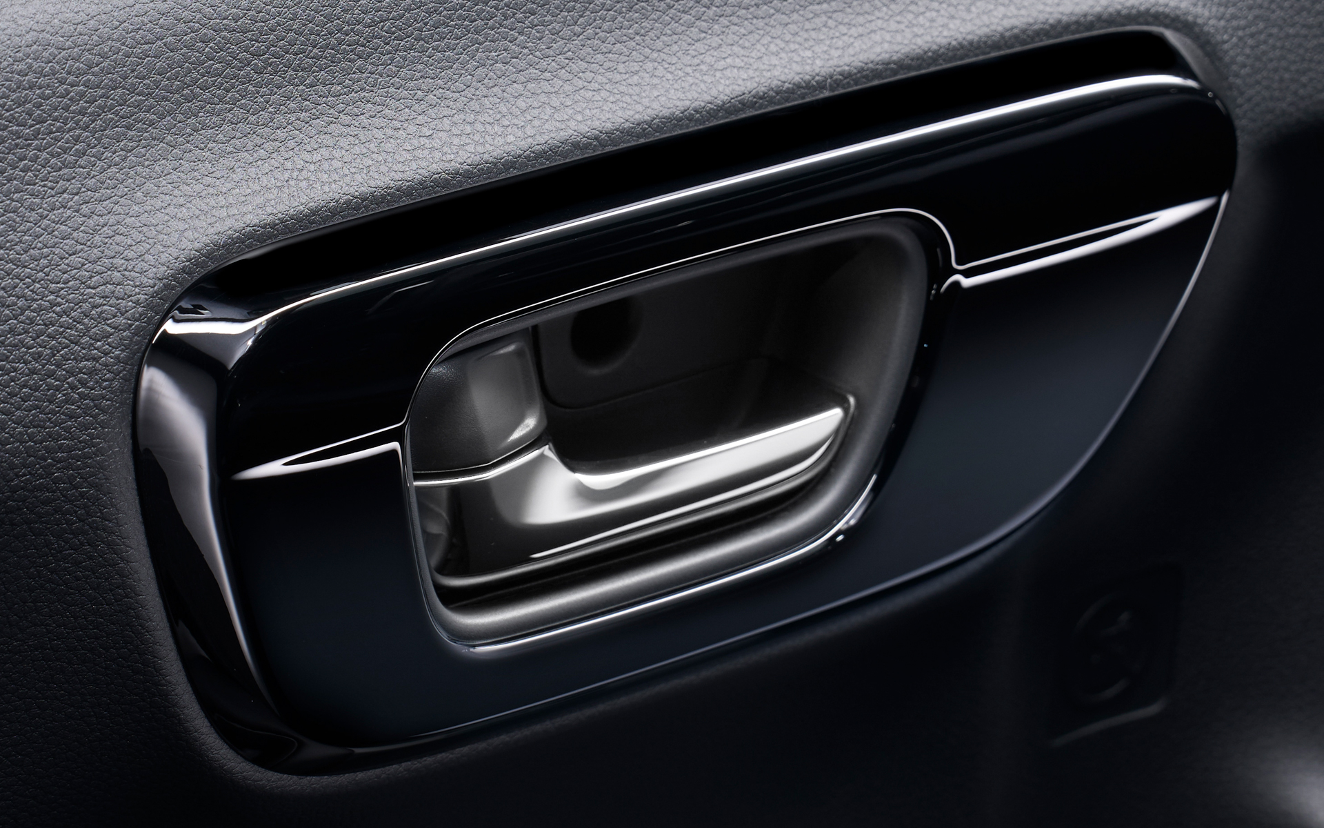 前後ドアオーナメントパネル（ピアノブラック塗装）