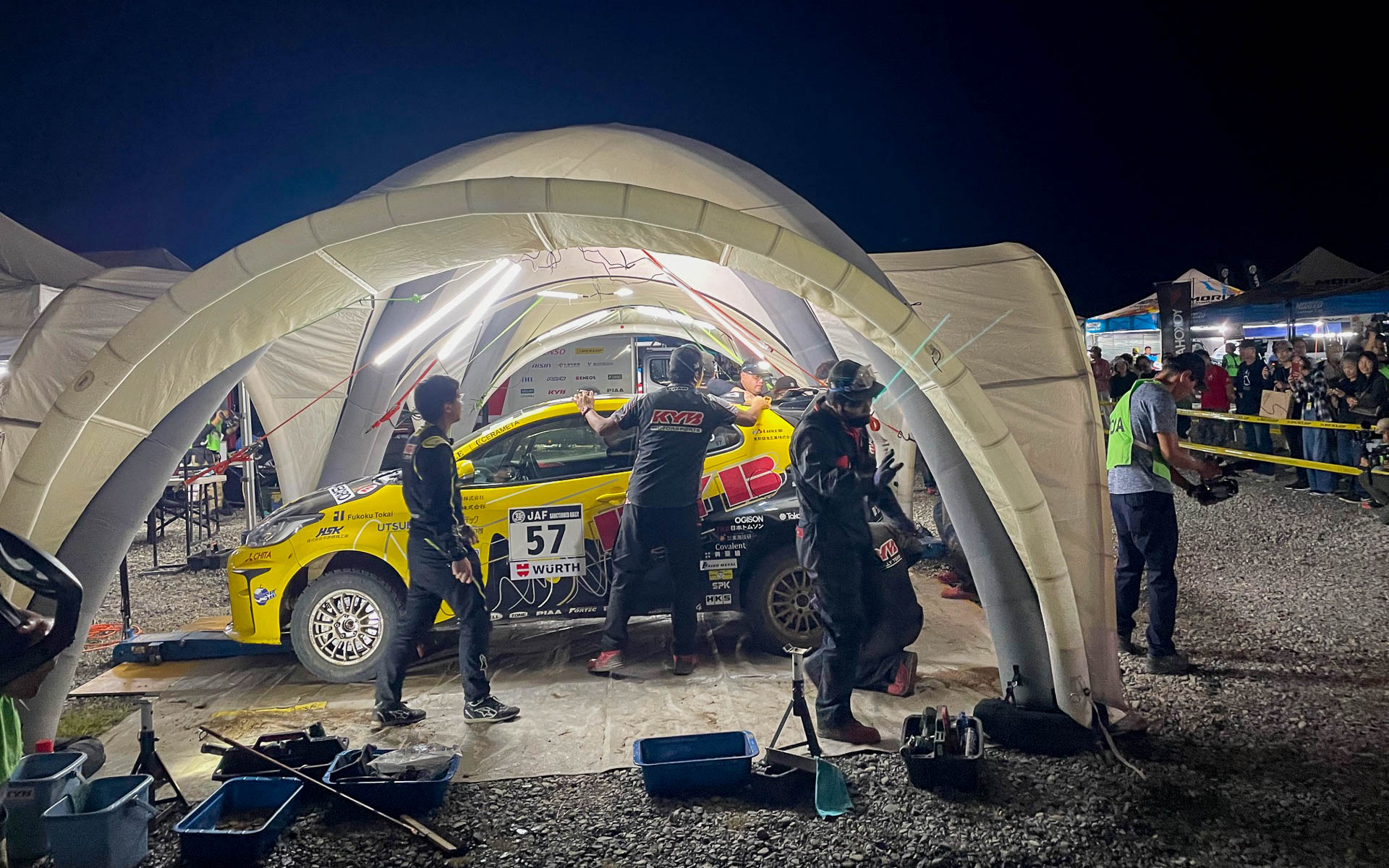 カヤバラリーチームの夜間のサービス