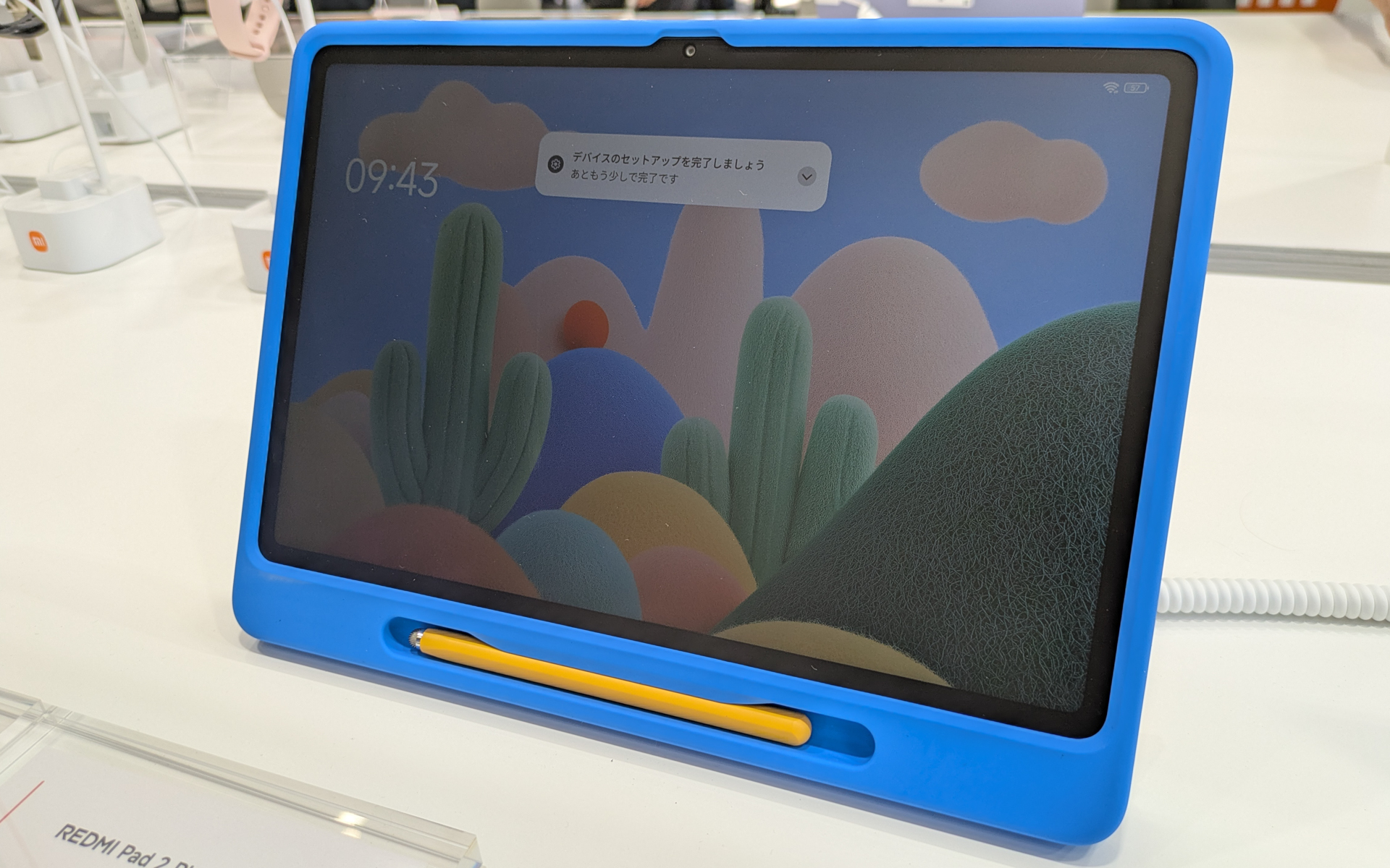 シャオミの新製品がずらりと並び、どれも実際に触れられる