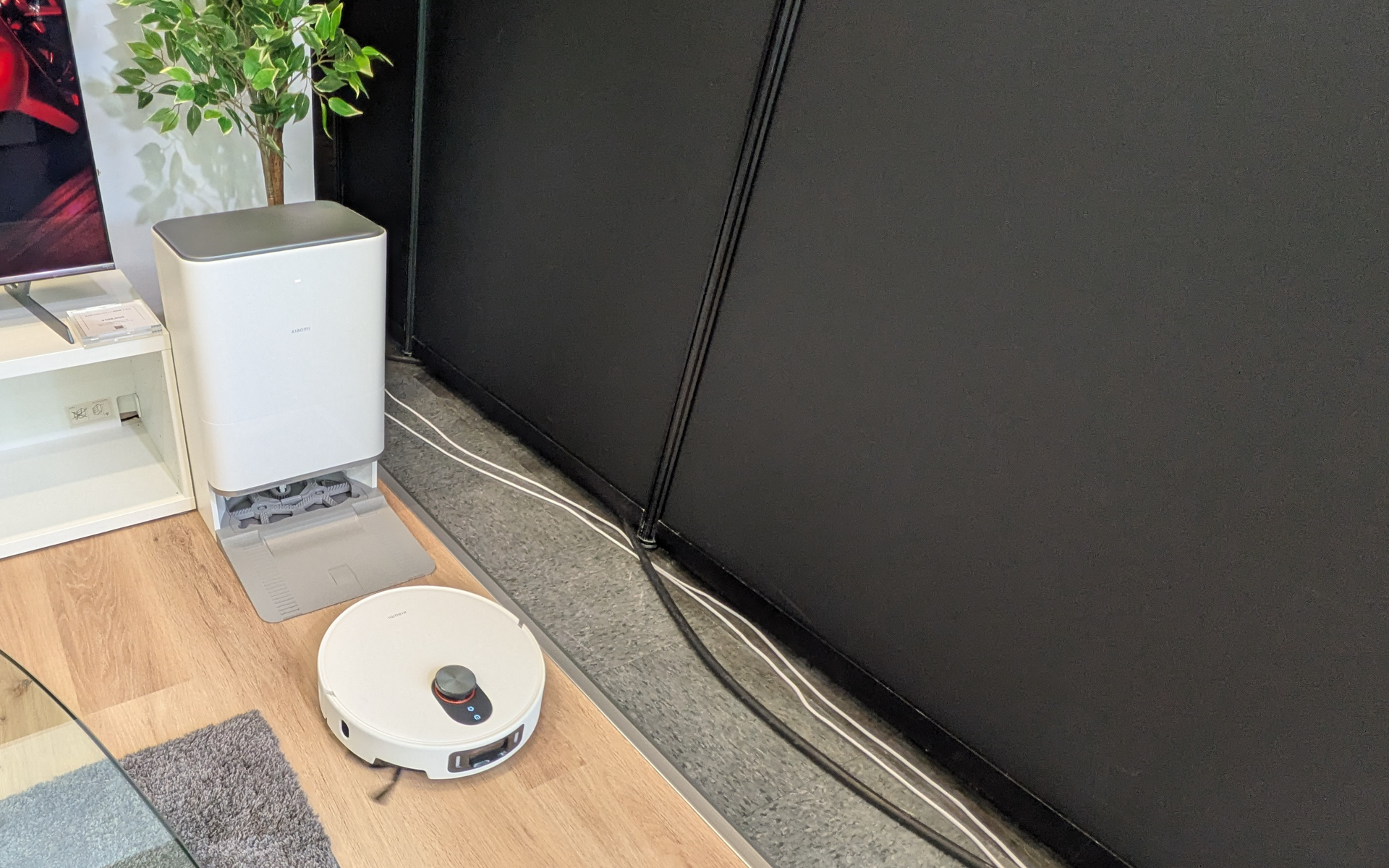 シャオミの新製品がずらりと並び、どれも実際に触れられる