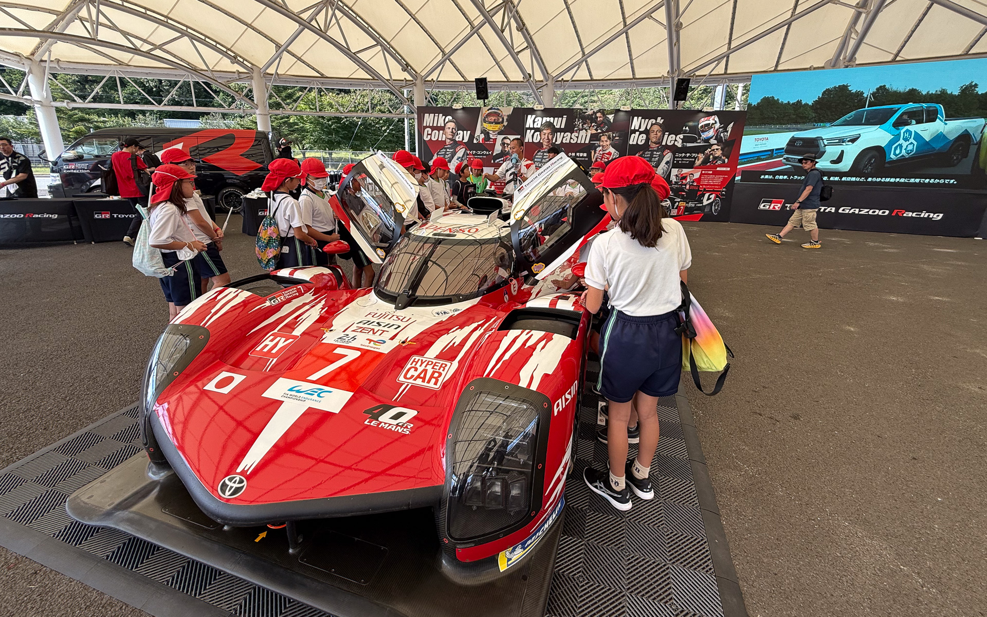 2025年のル・マンは、GR010が特別カラーで参戦。大きな話題となった