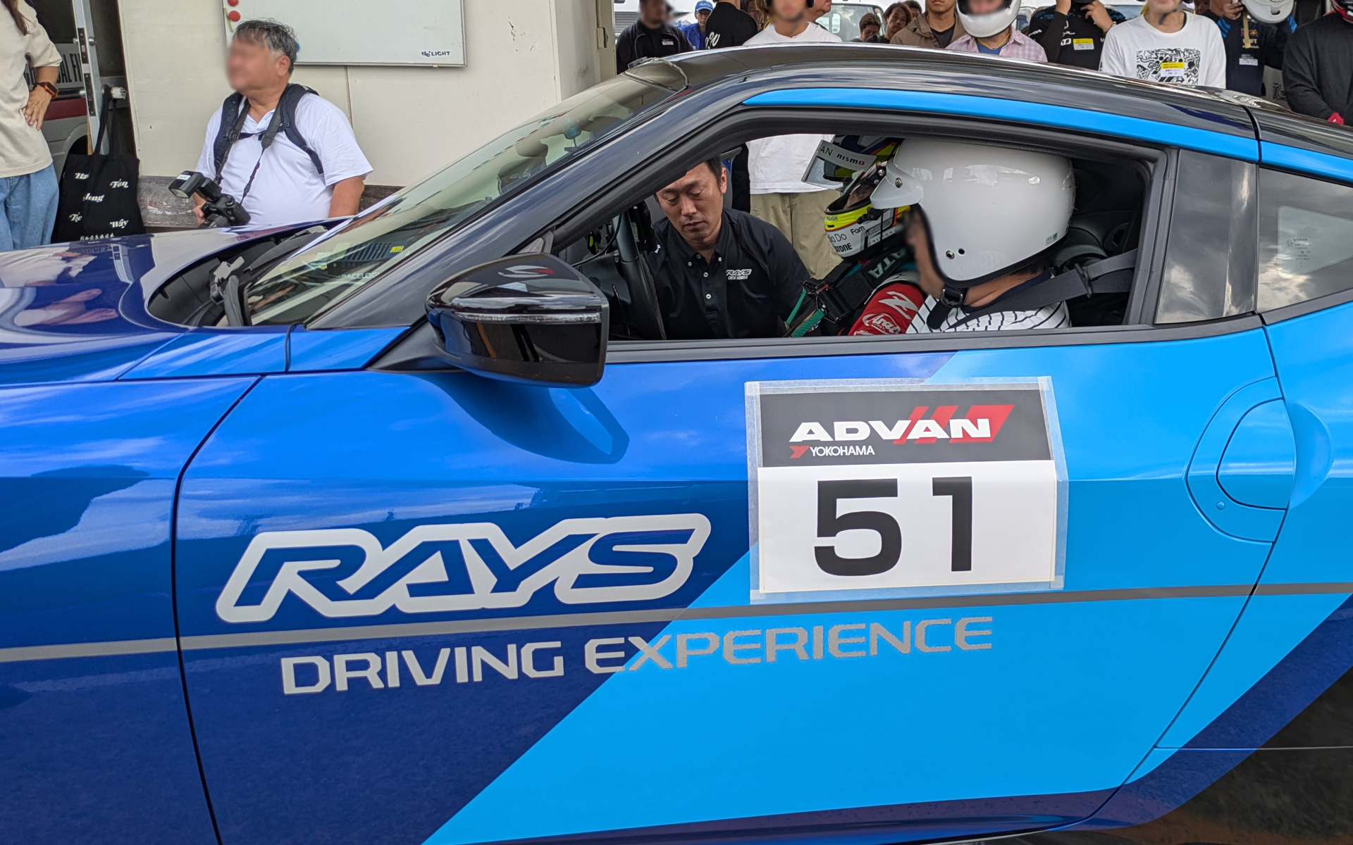 イベントでは事前応募で当たった人が助手席での体感試乗を楽しんでいた