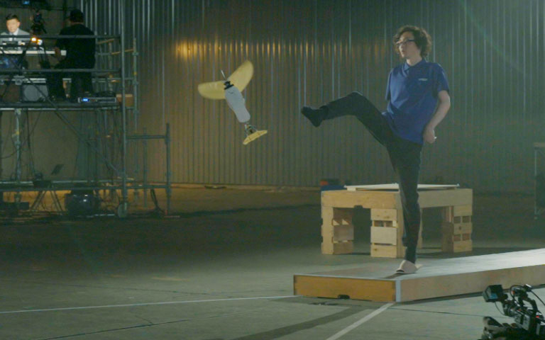 長野・諏訪を拠点に電気機器を製造・開発する「Eプソン」の挑戦風景