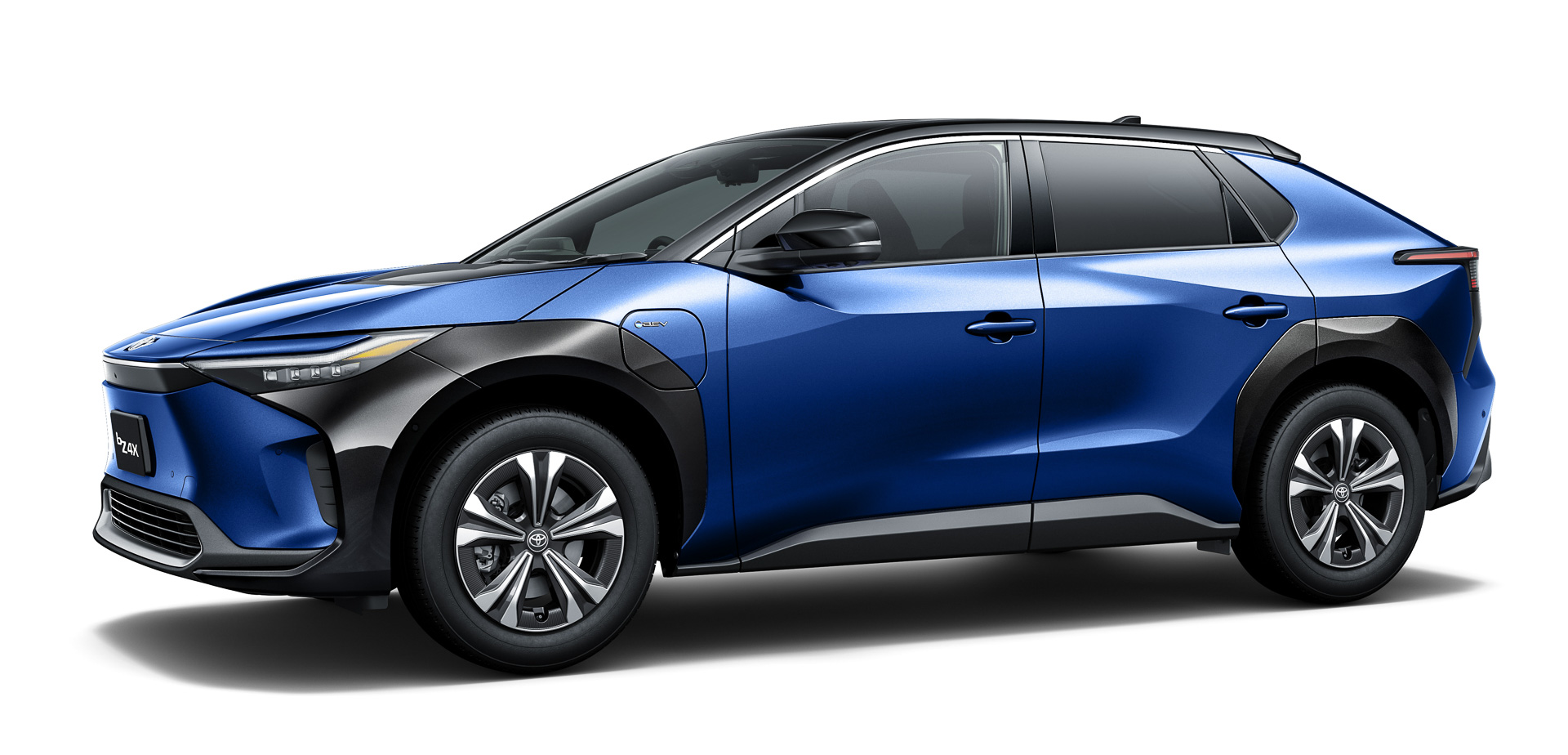 bZ4X Z。ボディカラーはブラック×ダークブルーマイカ