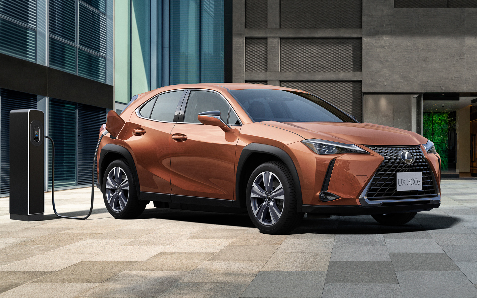 レクサス「UX300e“version L”」