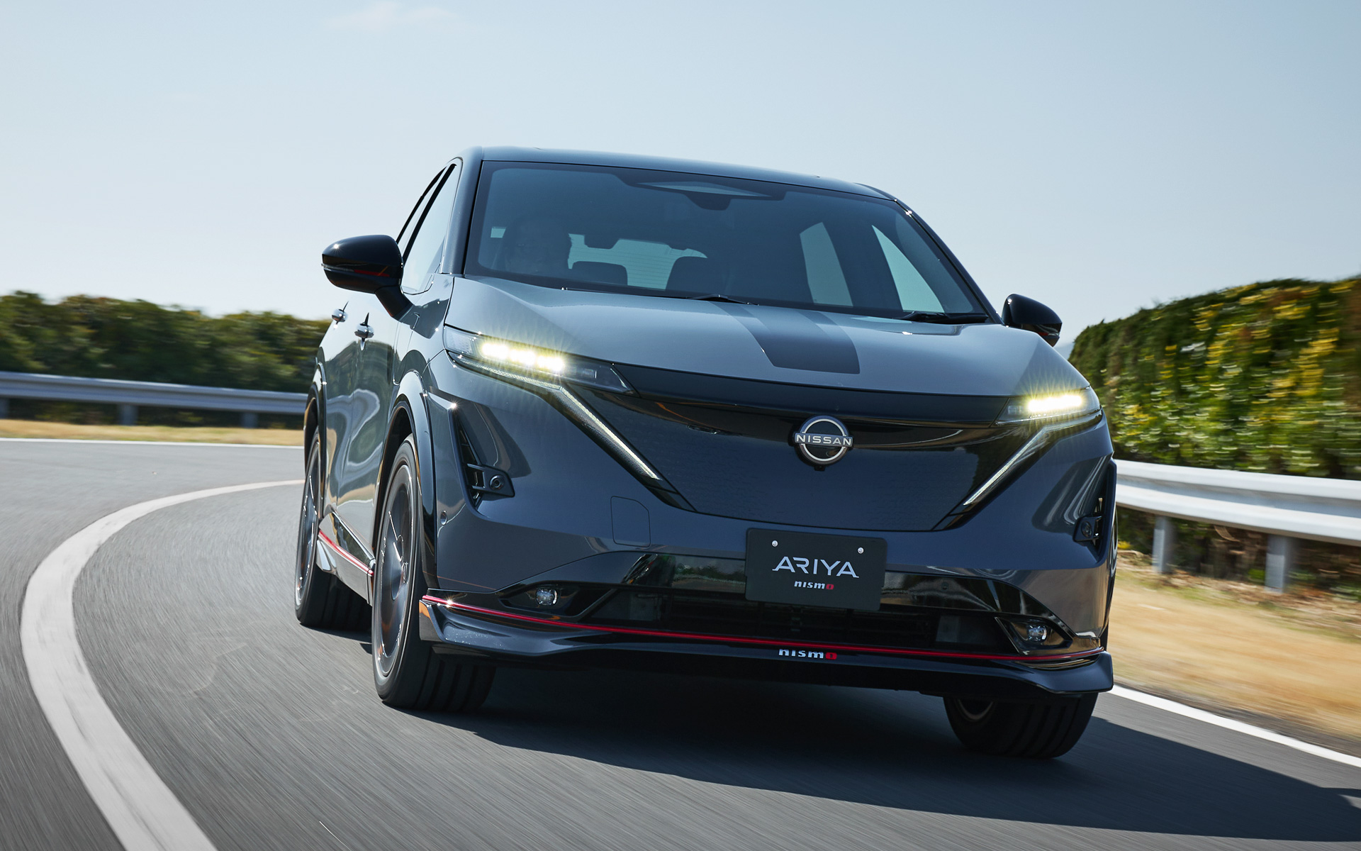 さまざまなチューニングでスポーティな走りとBEVらしい滑らかで上質な居住性を両立