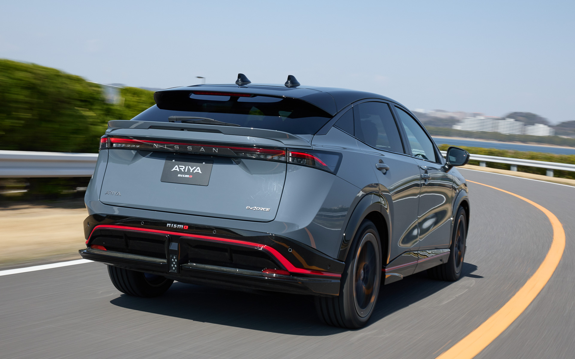 さまざまなチューニングでスポーティな走りとBEVらしい滑らかで上質な居住性を両立