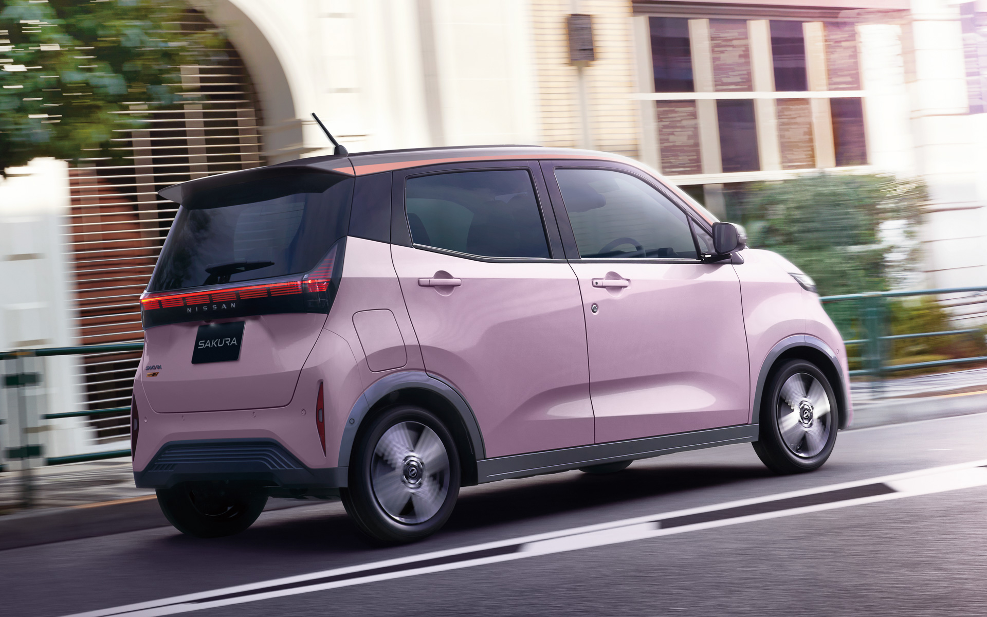 総電力量20kWhの駆動用バッテリで一充電走行走行距離（WLTCモード）180kmを実現