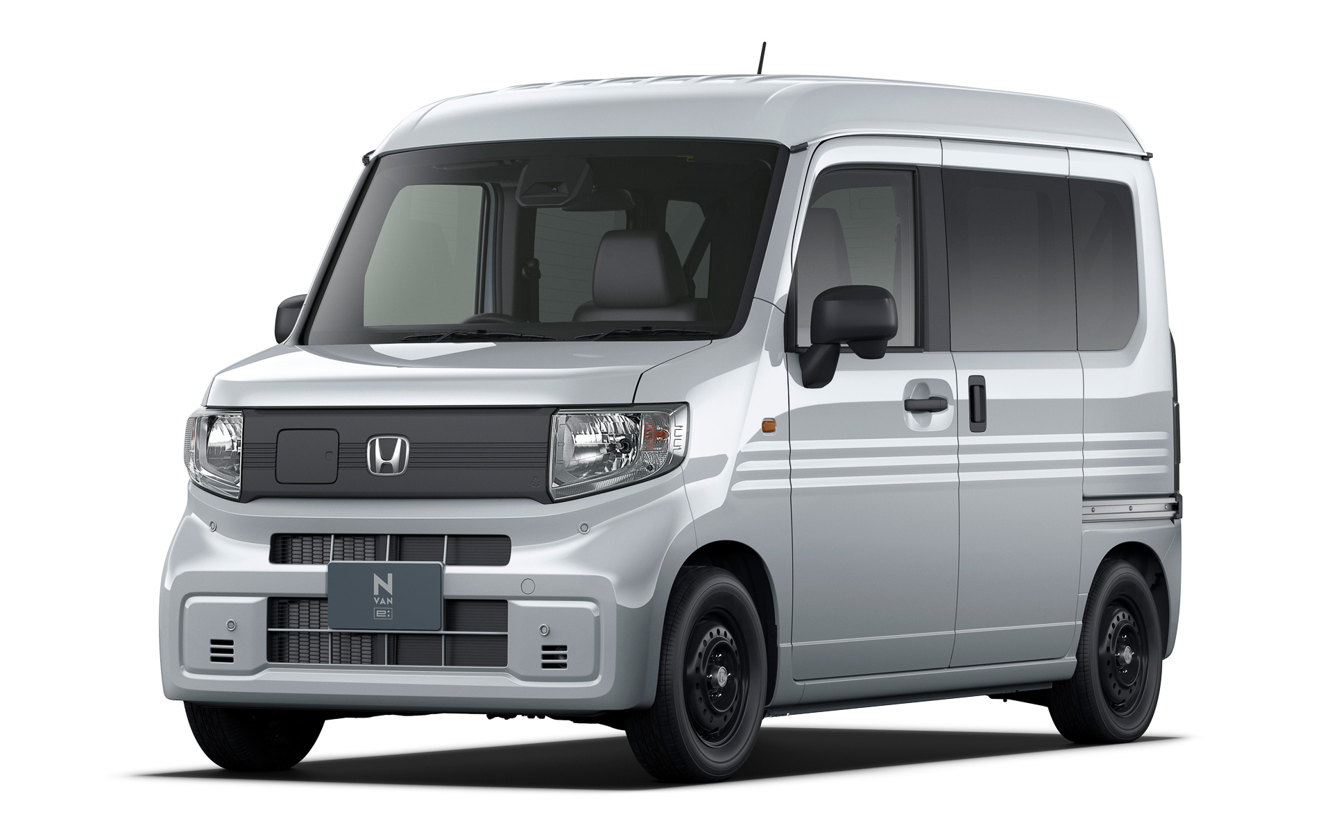 e：FUN以外で選択可能な「ルナシルバー・メタリック」