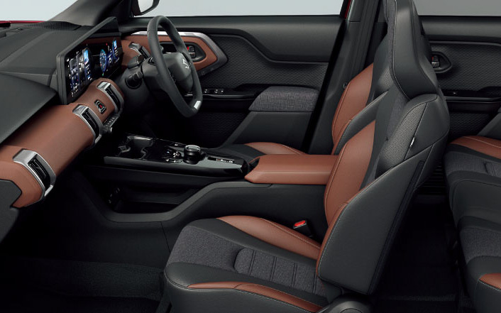 BEV専用プラットフォーム「HEARTECT-e」によるロングホイールベースとフラットなフロアで広々とした後席空間を手に入れている