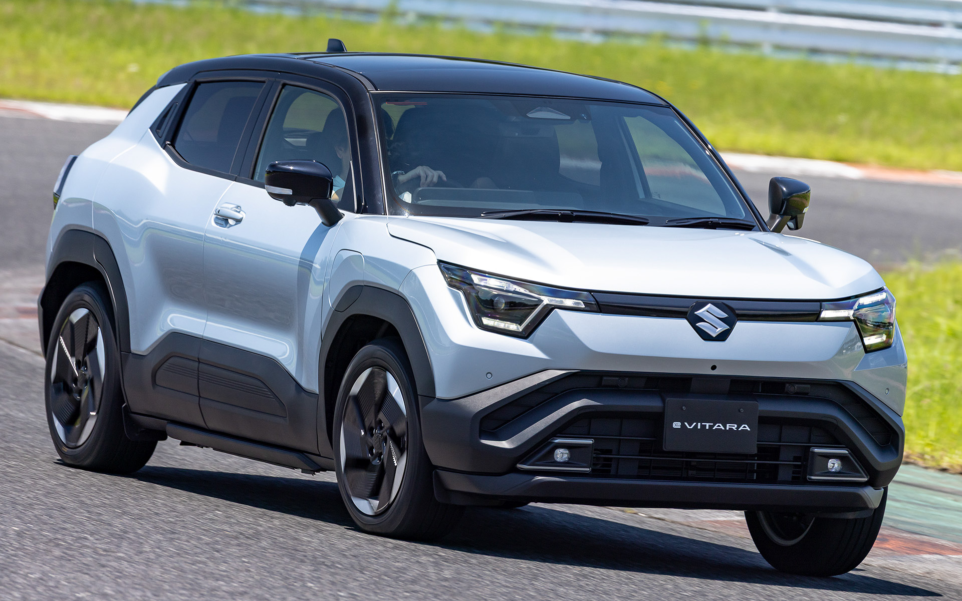 EVパワートレーンでキビキビとした発進加速、シャープな追い越し加速などを実現（写真はプロトタイプ車両）