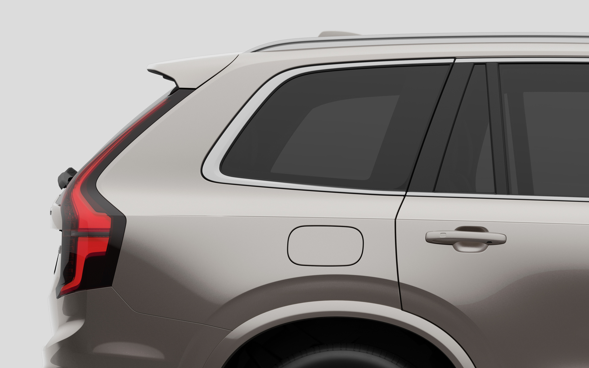 フロントグリルやサイドウインドウトリムにクロームメッキを、ルーフレールにはシルバーのアクセントを採用している