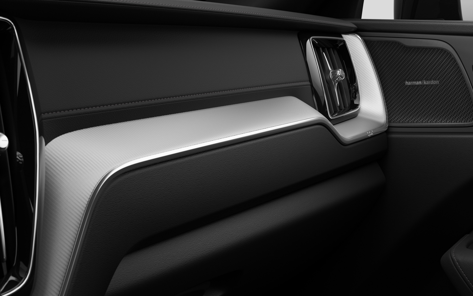 メタルメッシュアルミニウム・パネルを特別装備